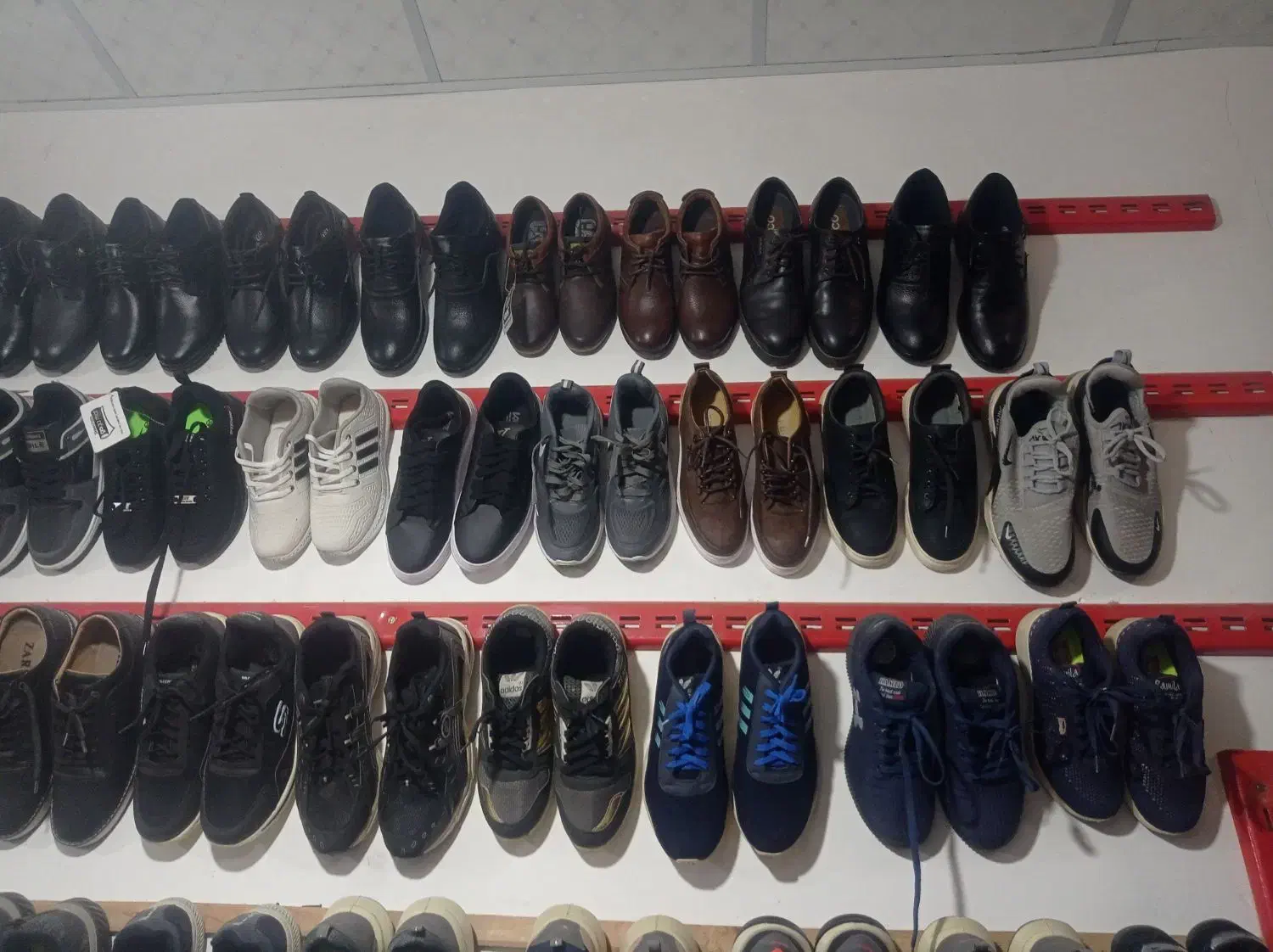 کفش|کیف، کفش، کمربند|فاریاب, |دیوار