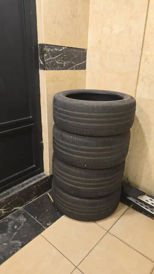 لاستیک بی ام و ۵سال کار کرده  بی ام و|قطعات یدکی و لوازم جانبی|تهران, خواجه نصیر طوسی|دیوار