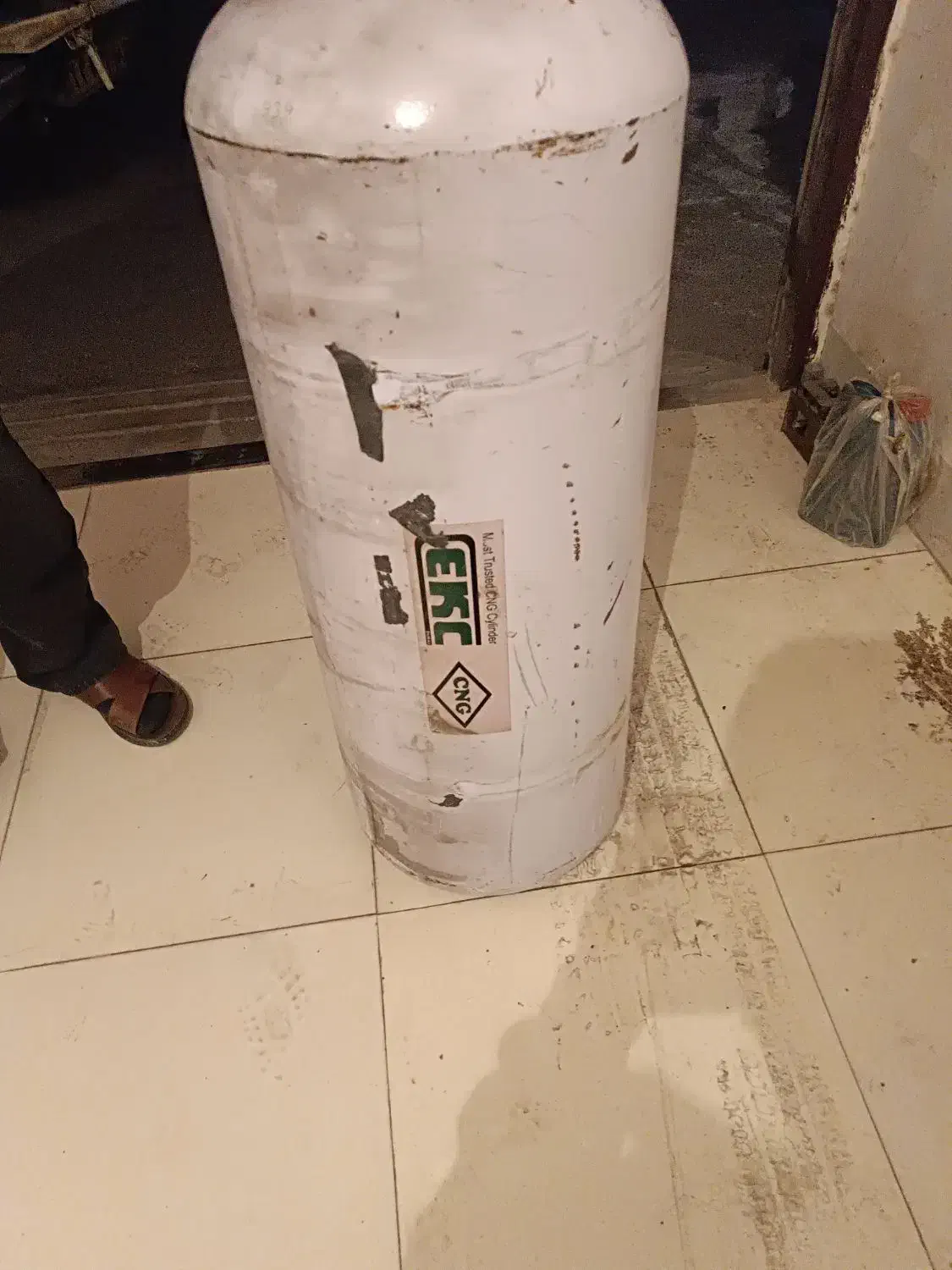 کپسول سی ان جی پژویی و وانتی|قطعات یدکی و لوازم جانبی|رباط‌کریم, رباط‌کریم|دیوار