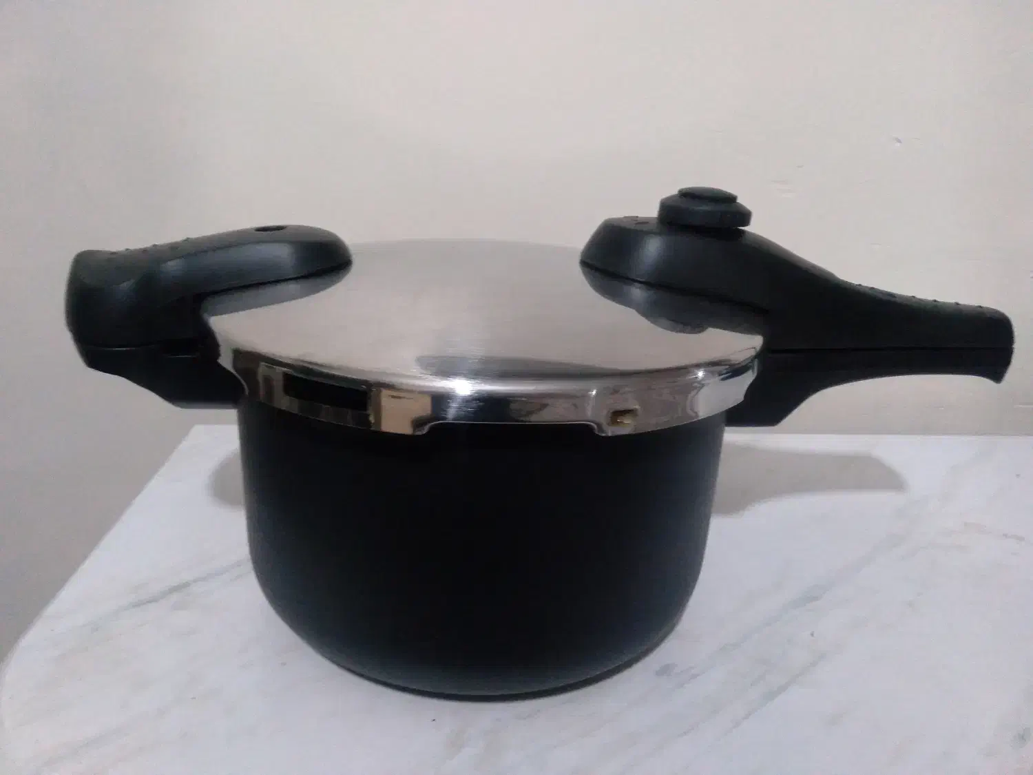 زودپز نو|ظروف پخت‌وپز|کرج, آق تپه|دیوار