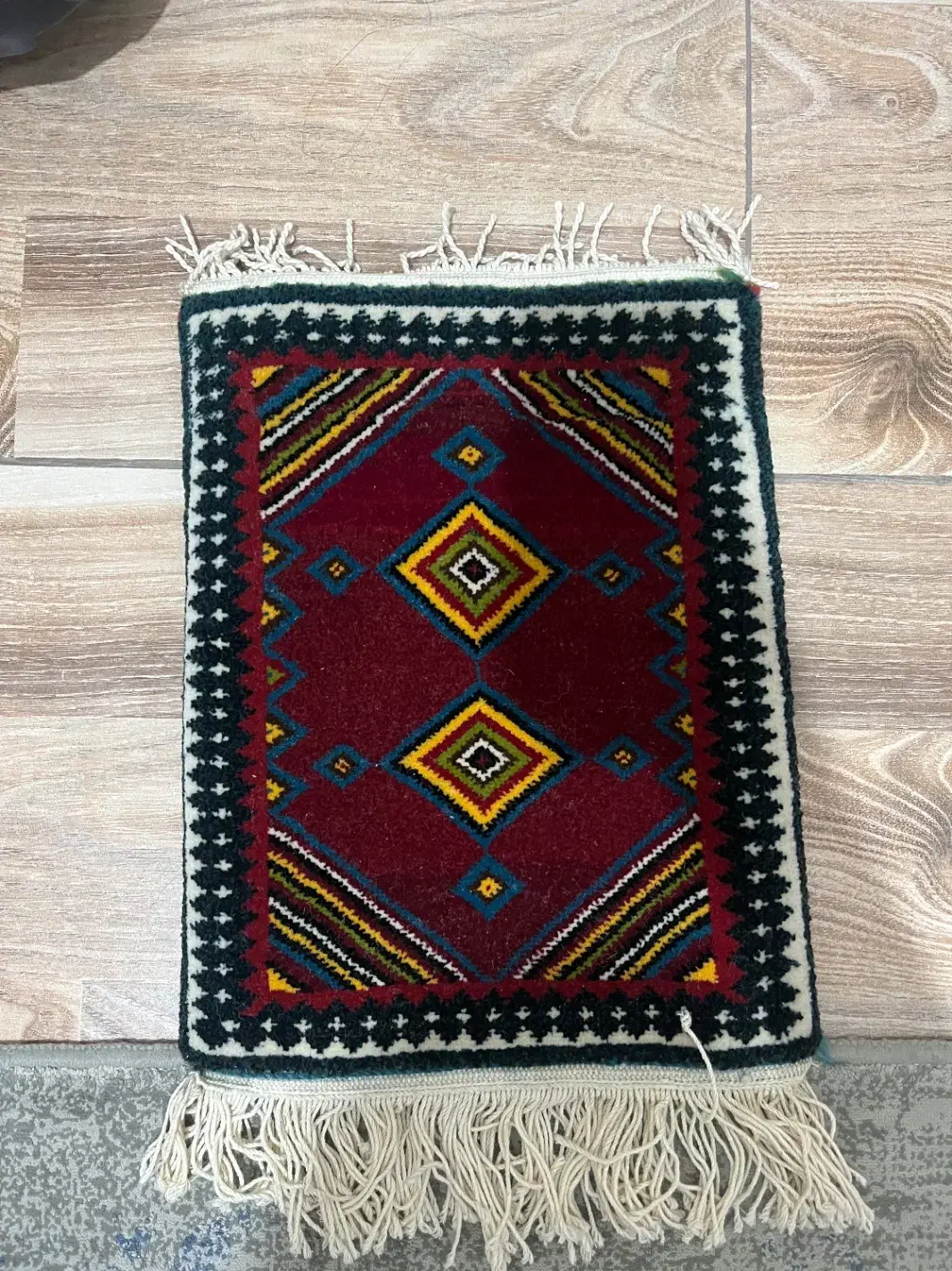 فرش دستبافت کوچک مناسب قاب روی دیوار|فرش|اصفهان, ملک‌شهر|دیوار