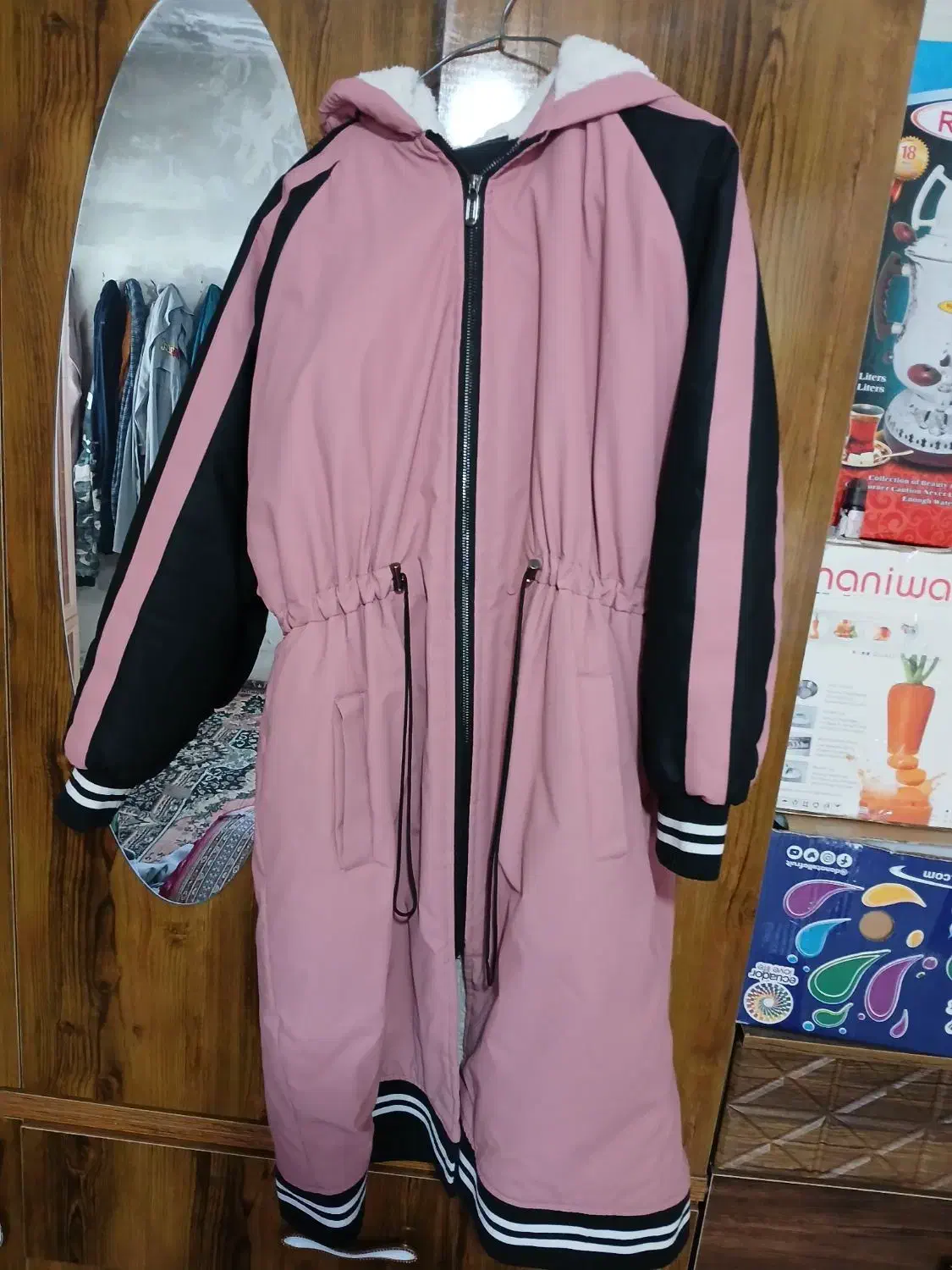 کاپشن|لباس|شوط, |دیوار