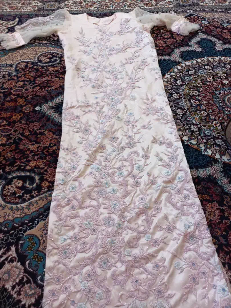 لباس محلی نونو|لباس|صدرا-فارس, فاز ۱|دیوار