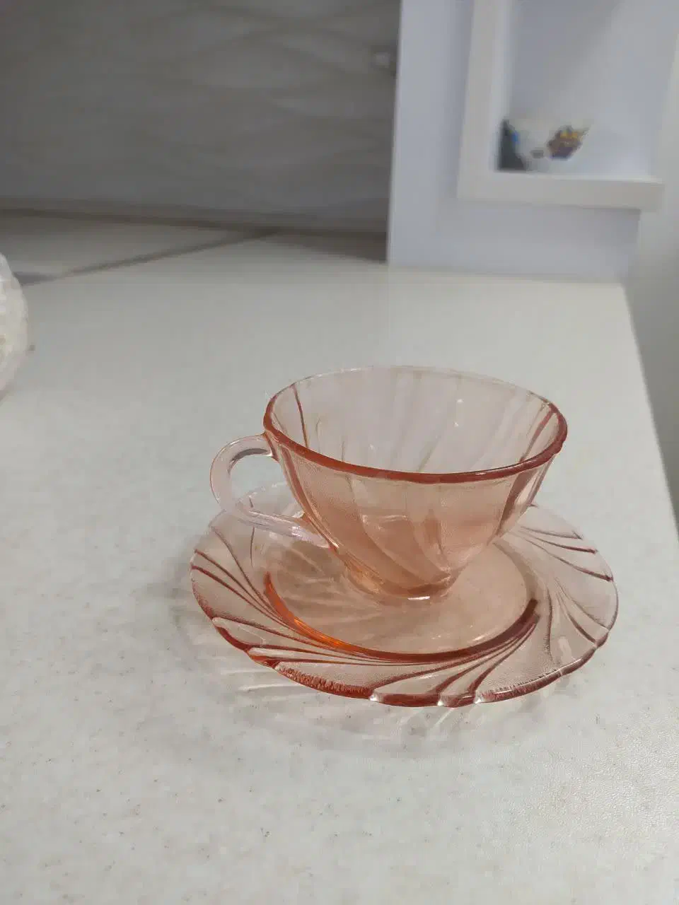 ظرف و فنجان نعلبکی فرانسوی صورتی|ظروف سرو و پذیرایی|قم, شاه احمد قاسم|دیوار