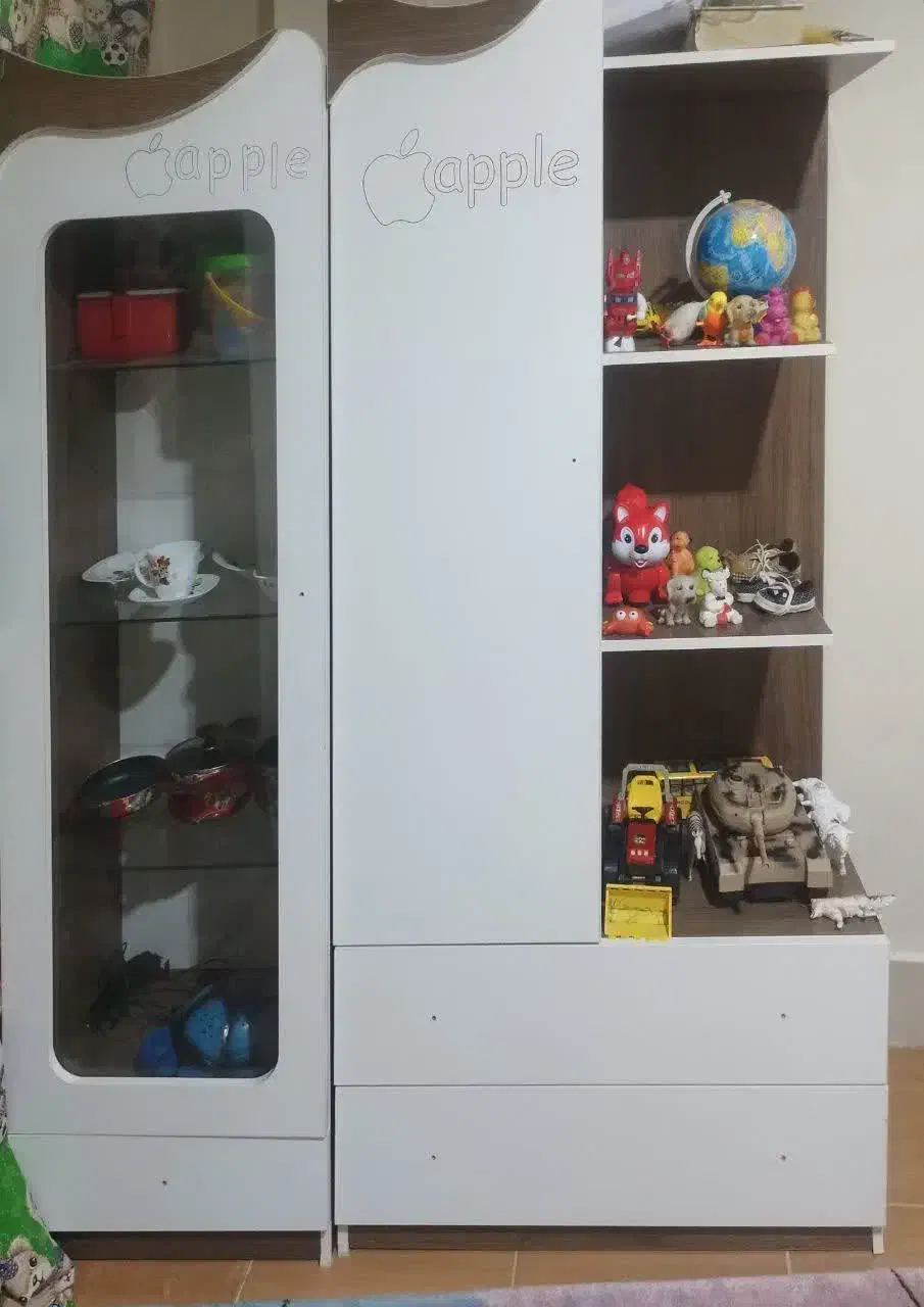 وسایل ویترین و کمد کودک|اسباب و اثاث بچه|گلپایگان, |دیوار
