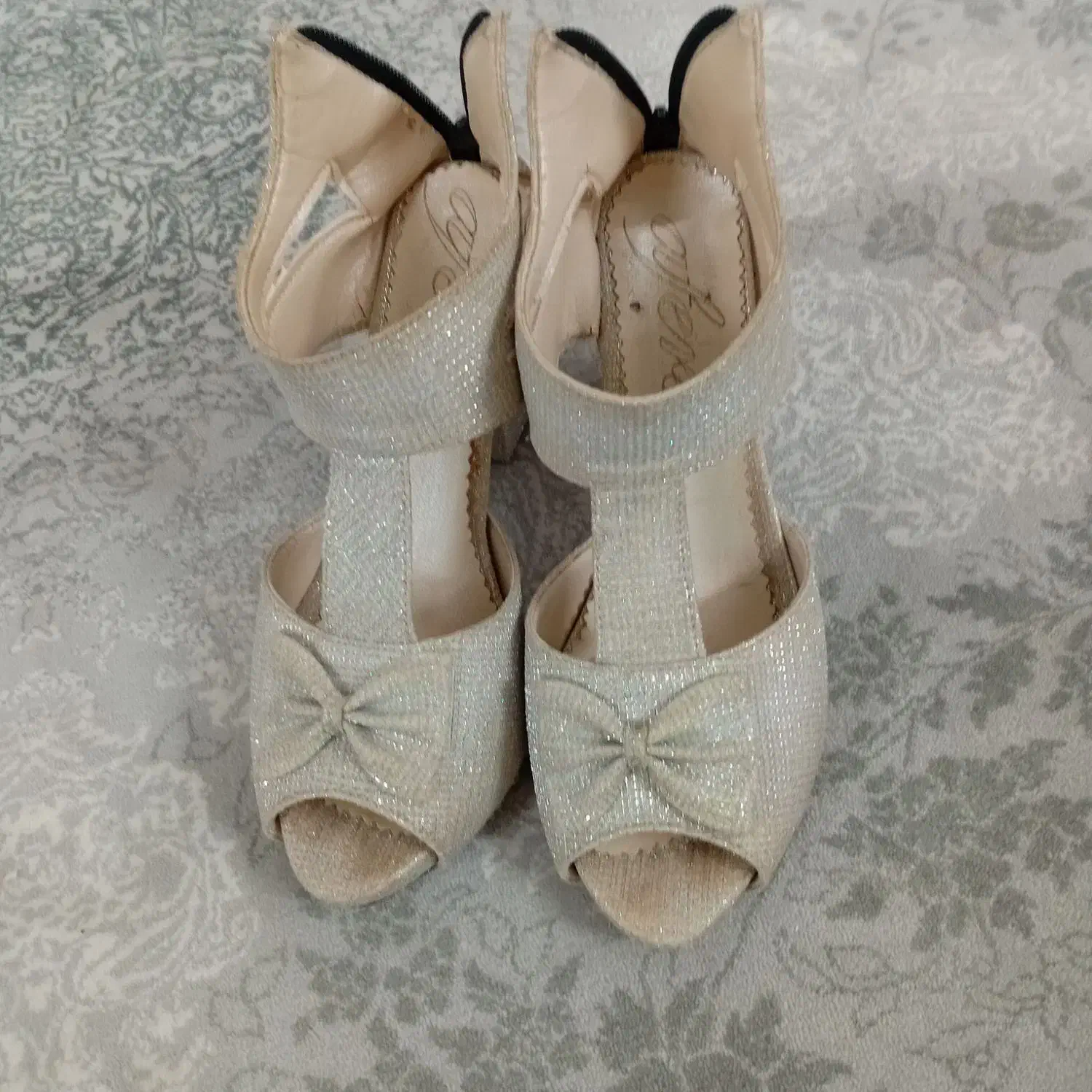 کفش مجلسی|کیف، کفش، کمربند|نیشابور, خط کاشمر|دیوار