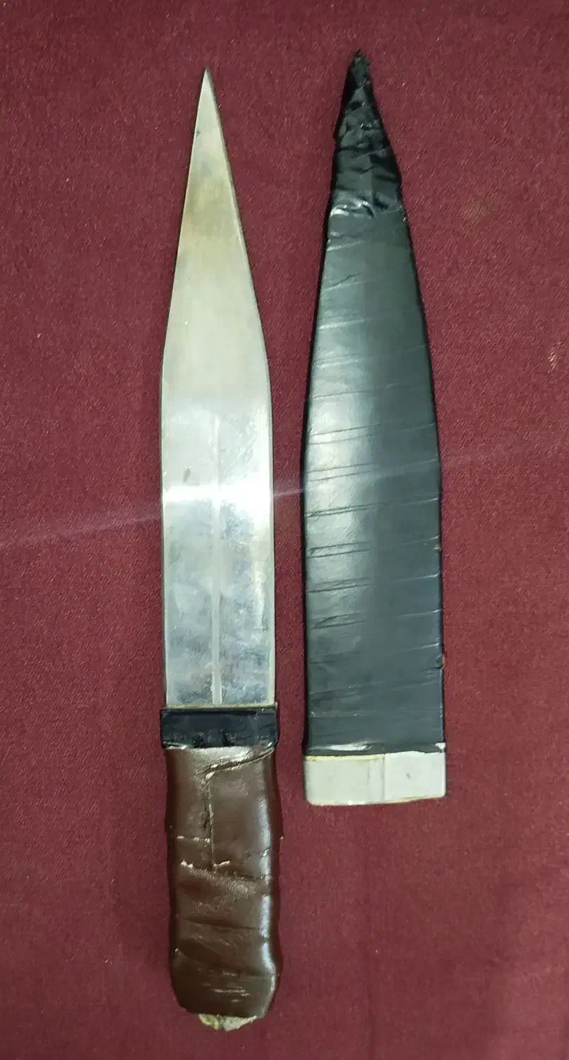 چاقو|کلکسیون اشیاء عتیقه|پاکدشت, پاکدشت (مامازند)|دیوار