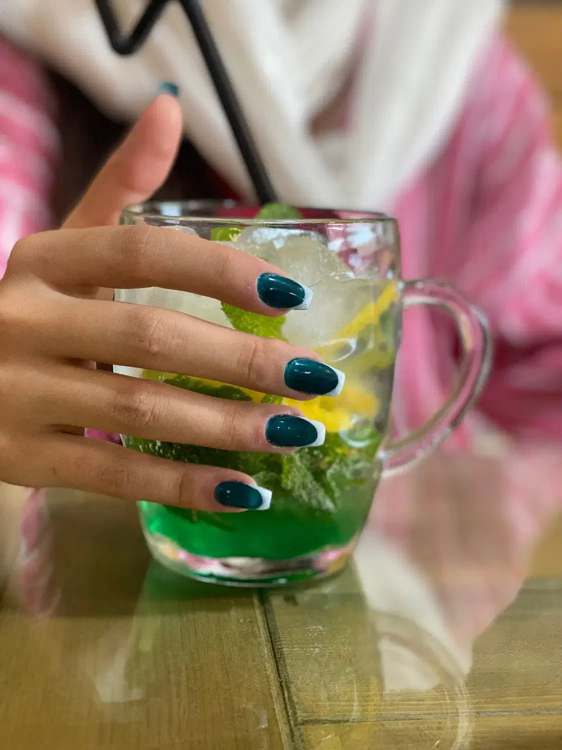 کاشت ناخن|خدمات آرایشگری و زیبایی|مشهد, میعاد (شهرک غرب)|دیوار