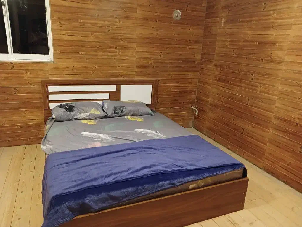 کلبه لواسون|اجارهٔ کوتاه‌مدت ویلا و باغ|قائم‌شهر, |دیوار