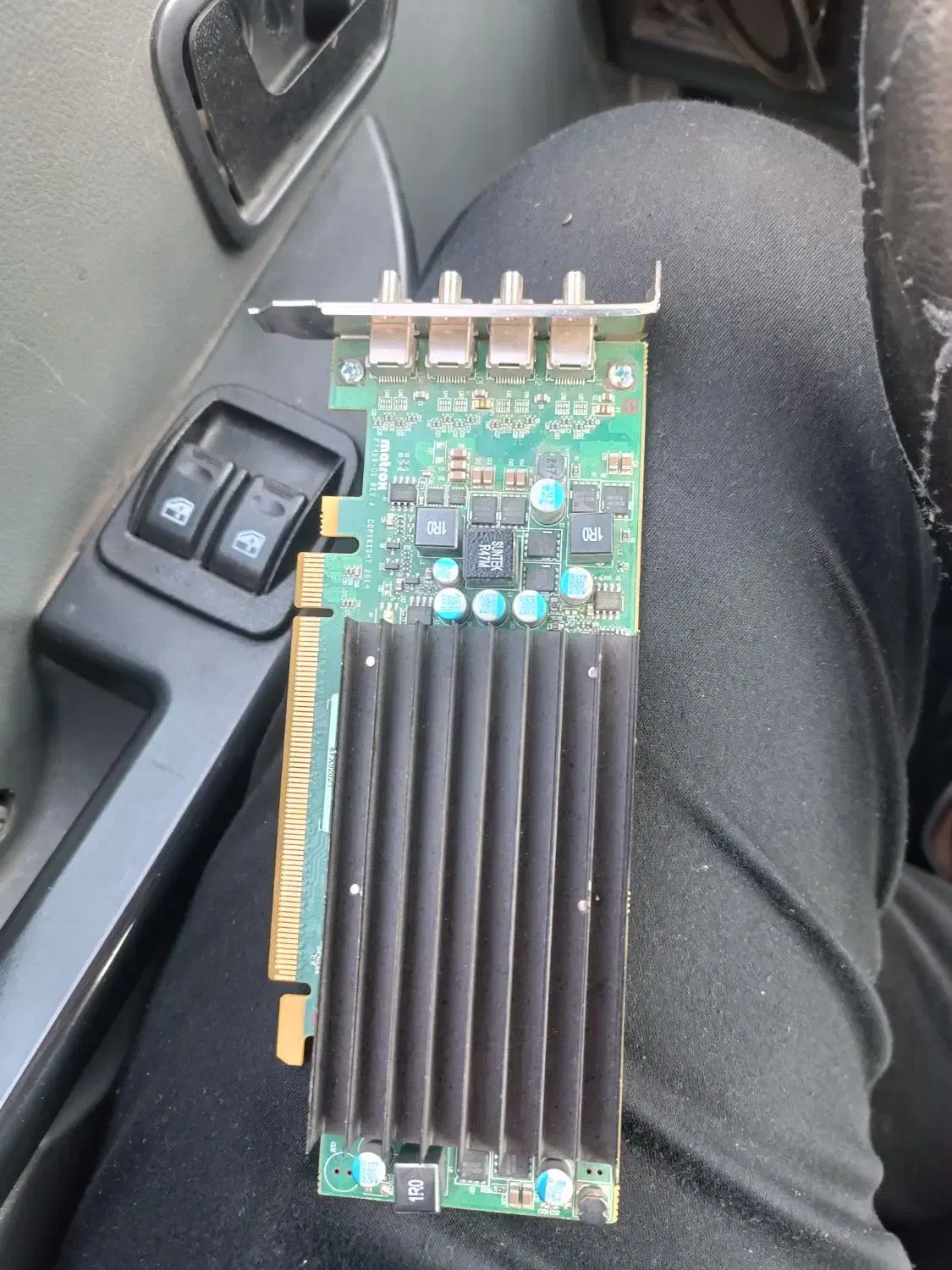 کارت گرافیک متروکس c420 چهار خروجی|قطعات و لوازم جانبی رایانه|اسلامشهر, زرافشان|دیوار