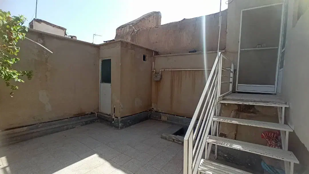 اجاره منزل ویلایی دو طبقه دربست|اجارهٔ خانه و ویلا|قم, لبچال|دیوار