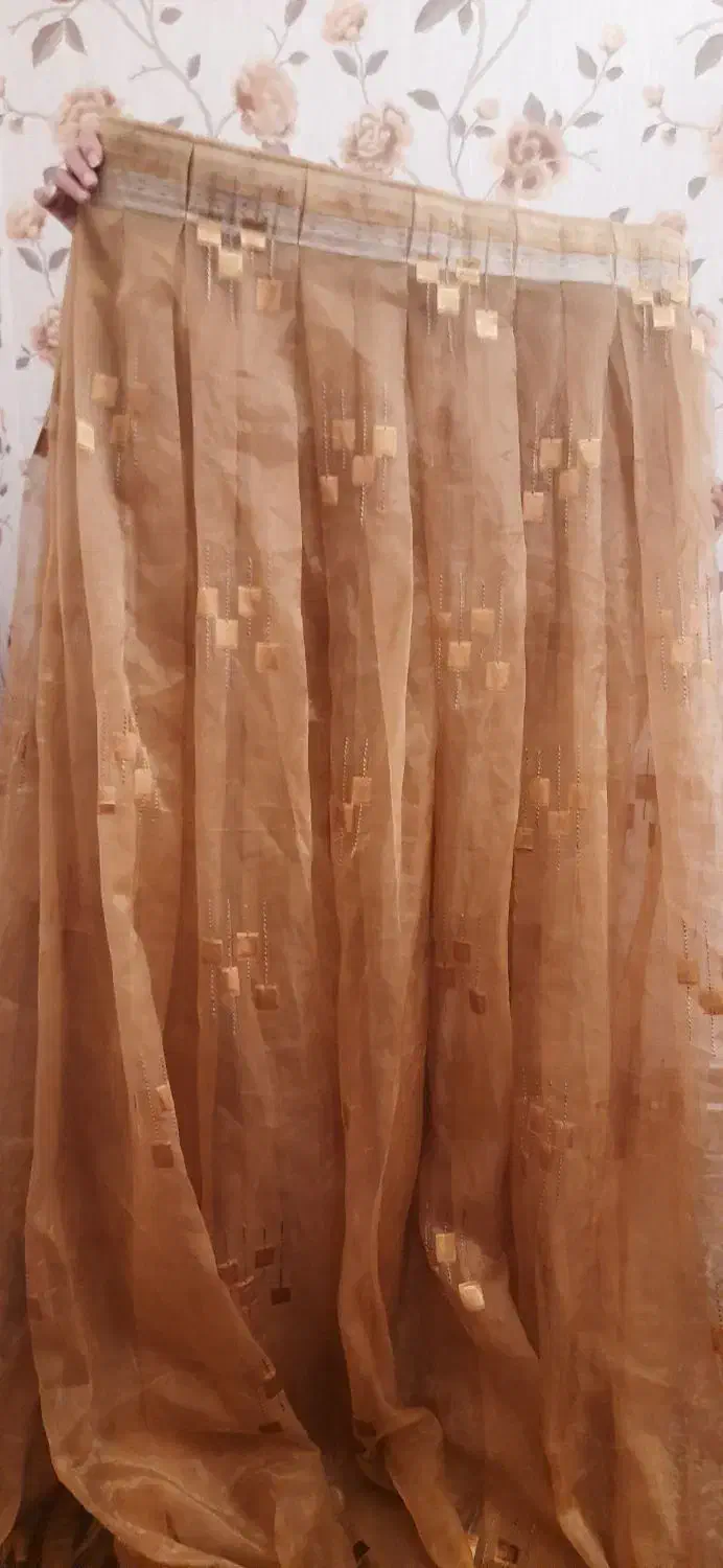 تعدادی پرده ودکوری بغل پرده تمیز|پرده، رانر، رومیزی|تهران, سلسبیل شمالی|دیوار