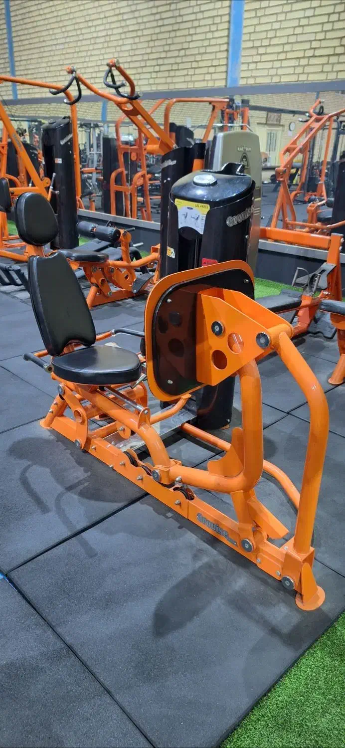 تعدادی دستگاه بدنسازی تردمیل کمد|تجهیزات ورزشی|هشتگرد, هشتگرد قدیم|دیوار