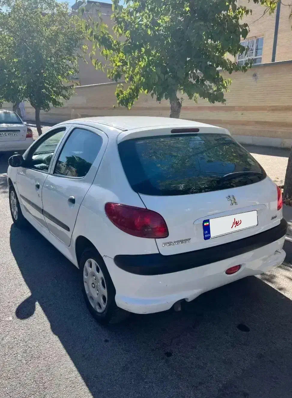 پژو۲۰۶ تیپ۲|خودرو سواری و وانت|دلیجان, |دیوار