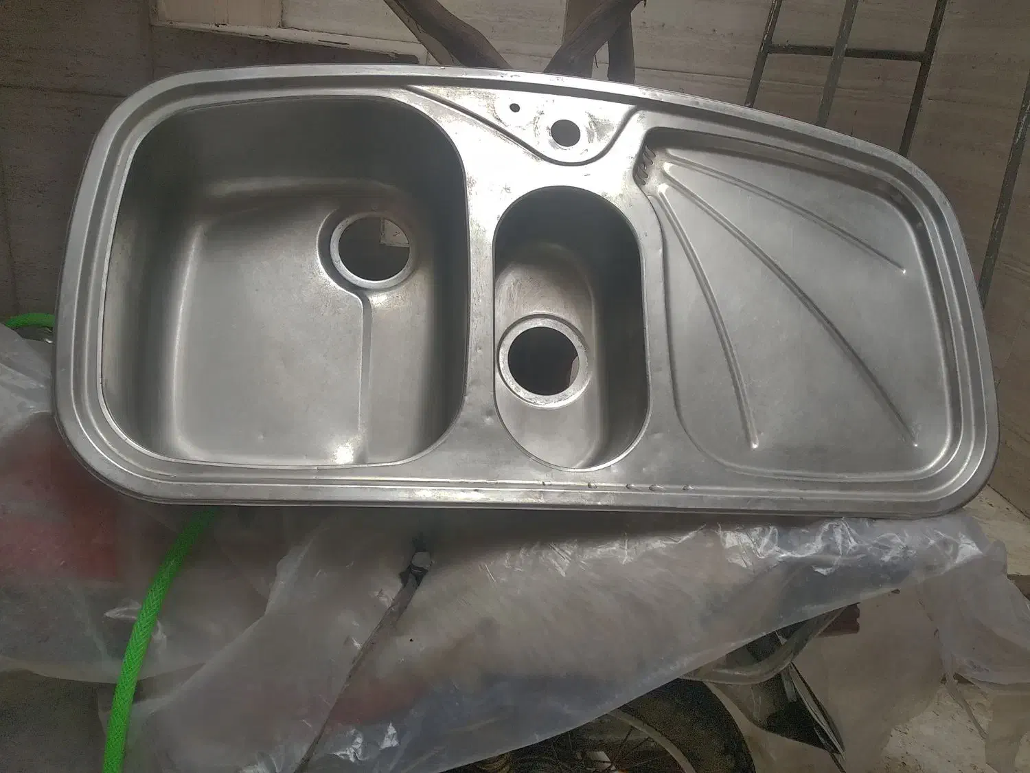 آبچکان و ظرفشویی|آبچکان و نظمدهنده ظروف|باقرشهر, |دیوار