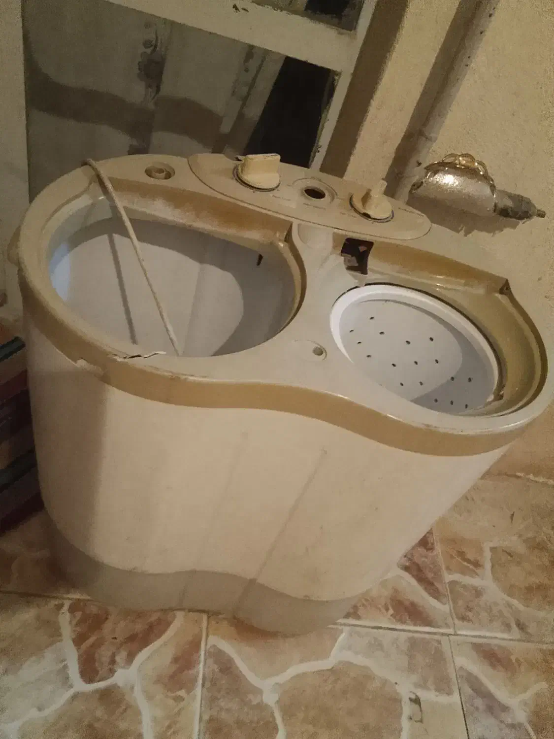 کهنه شور|ماشین لباسشویی و خشک‌کن لباس|سنندج, |دیوار