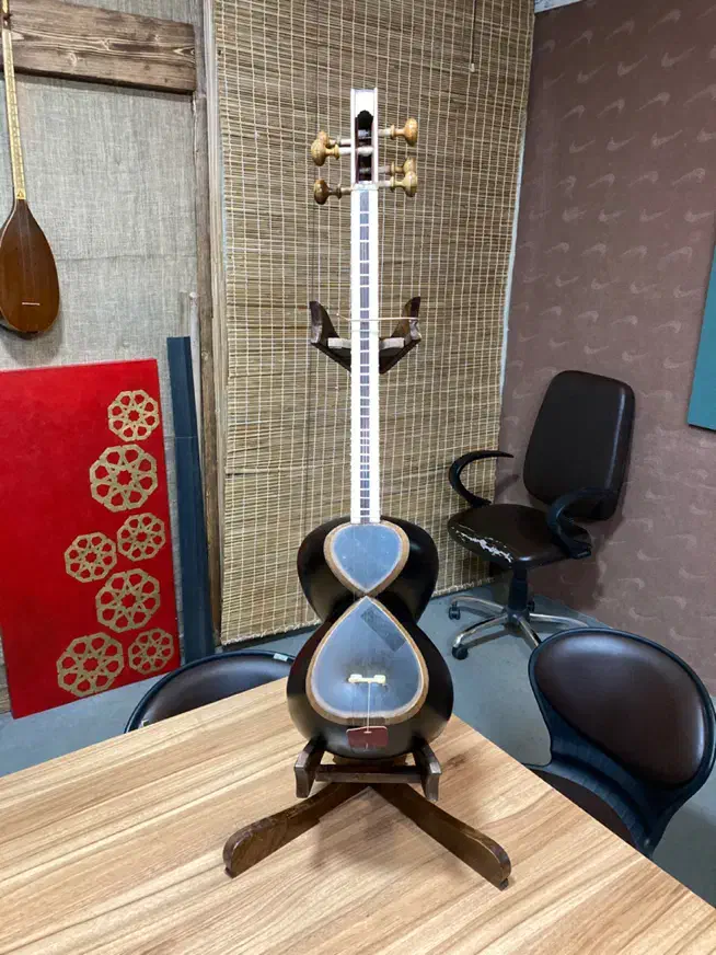 تار صادقی|سازهای سنتی|کرج, عظیمیه|دیوار