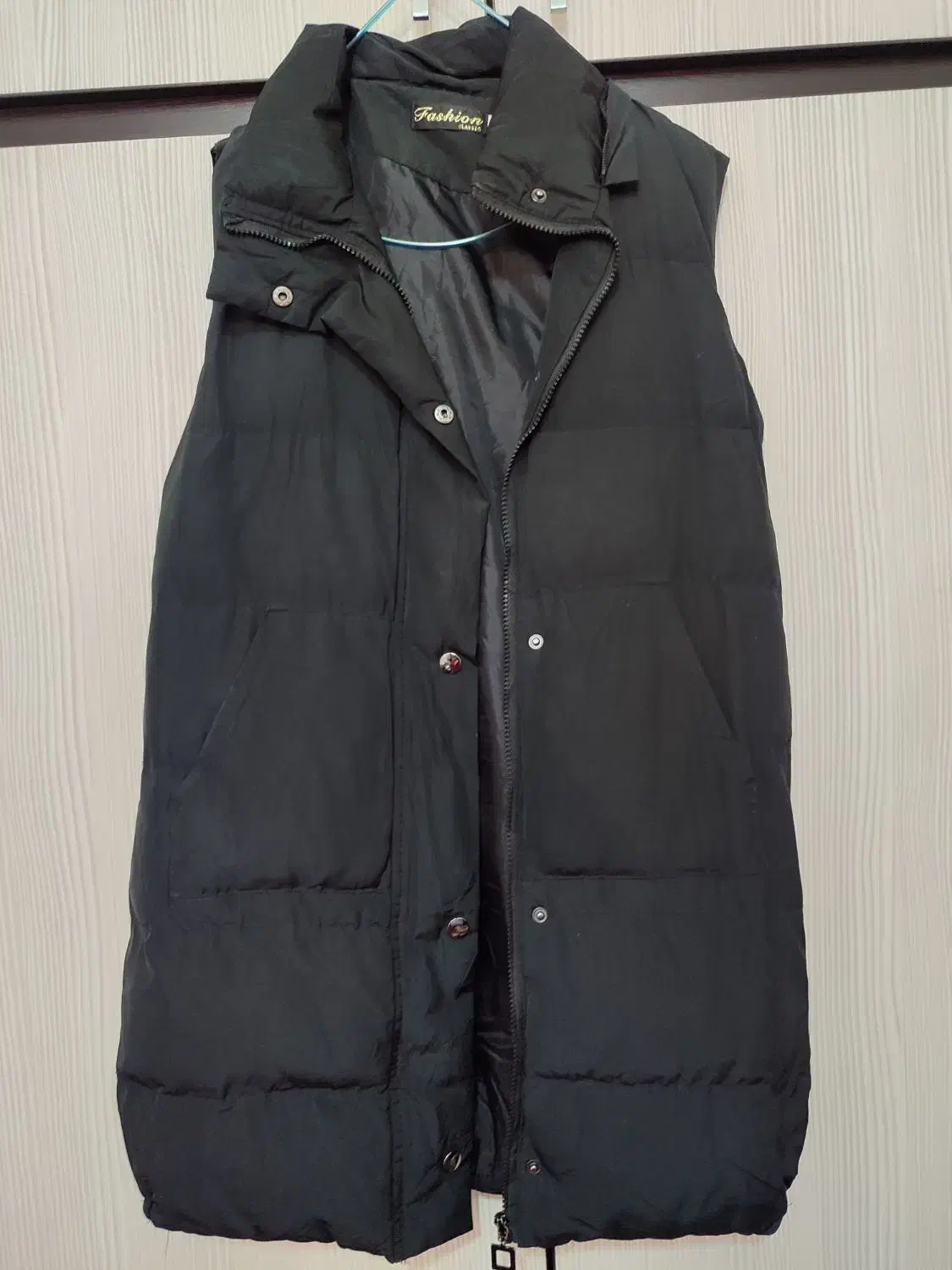 پافر مشکی|لباس|سمیرم, |دیوار