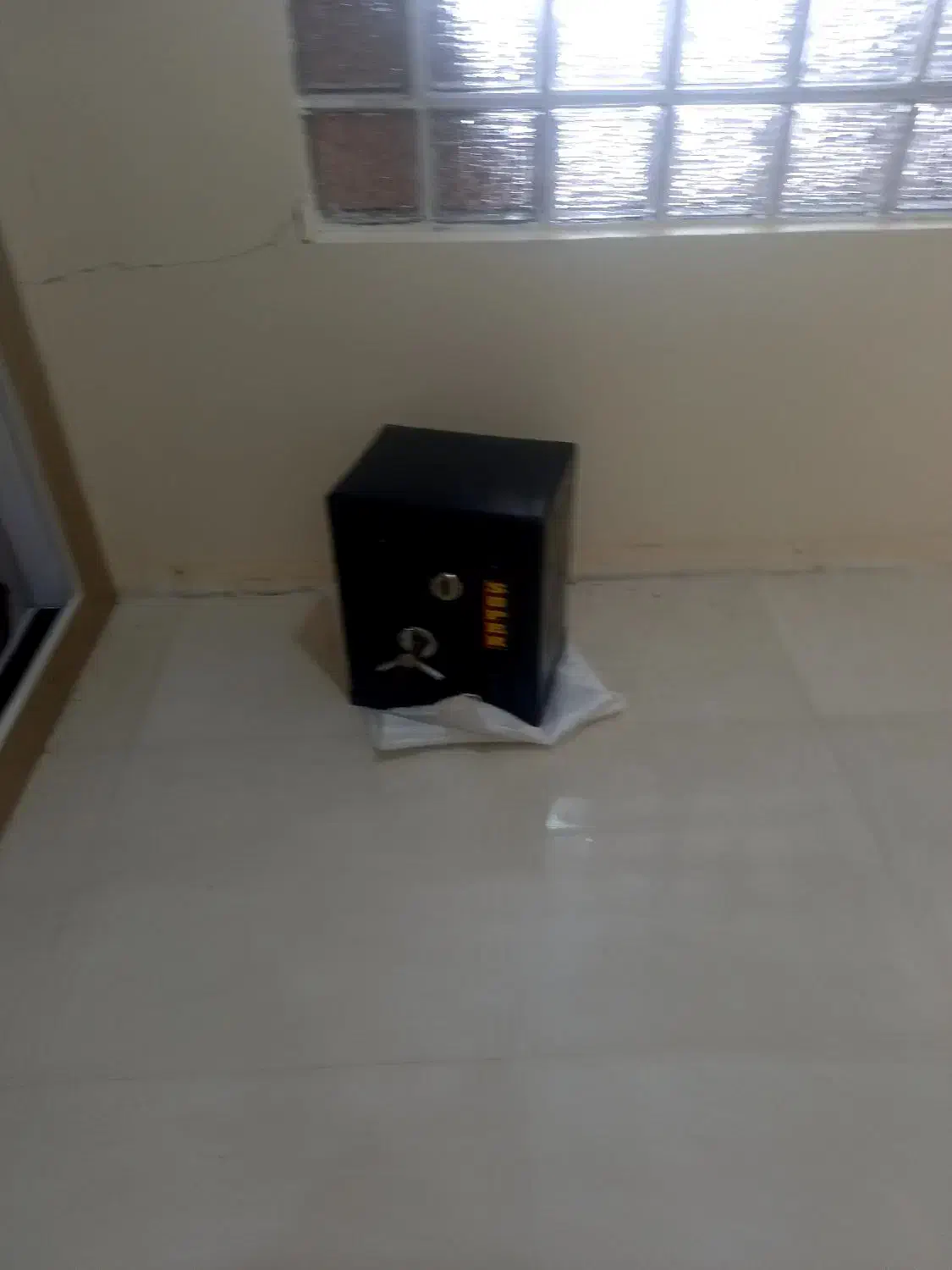 گاوصندوق|ابزارآلات|فردیس, فردیس|دیوار