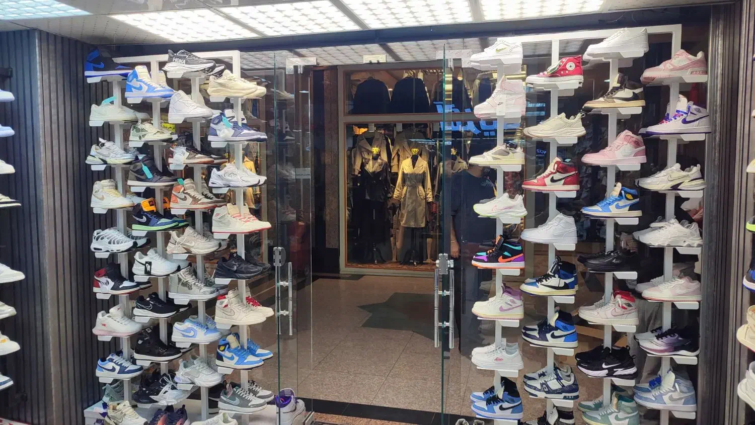 دکور و ویترین کتونی فروشی|فروشگاه و مغازه|قدس, شهرقدس|دیوار