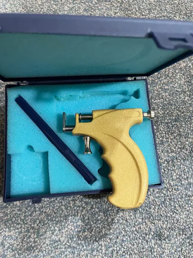 دستگاه پرسینگ|آرایشی، بهداشتی، درمانی|شیراز, ریشمک|دیوار