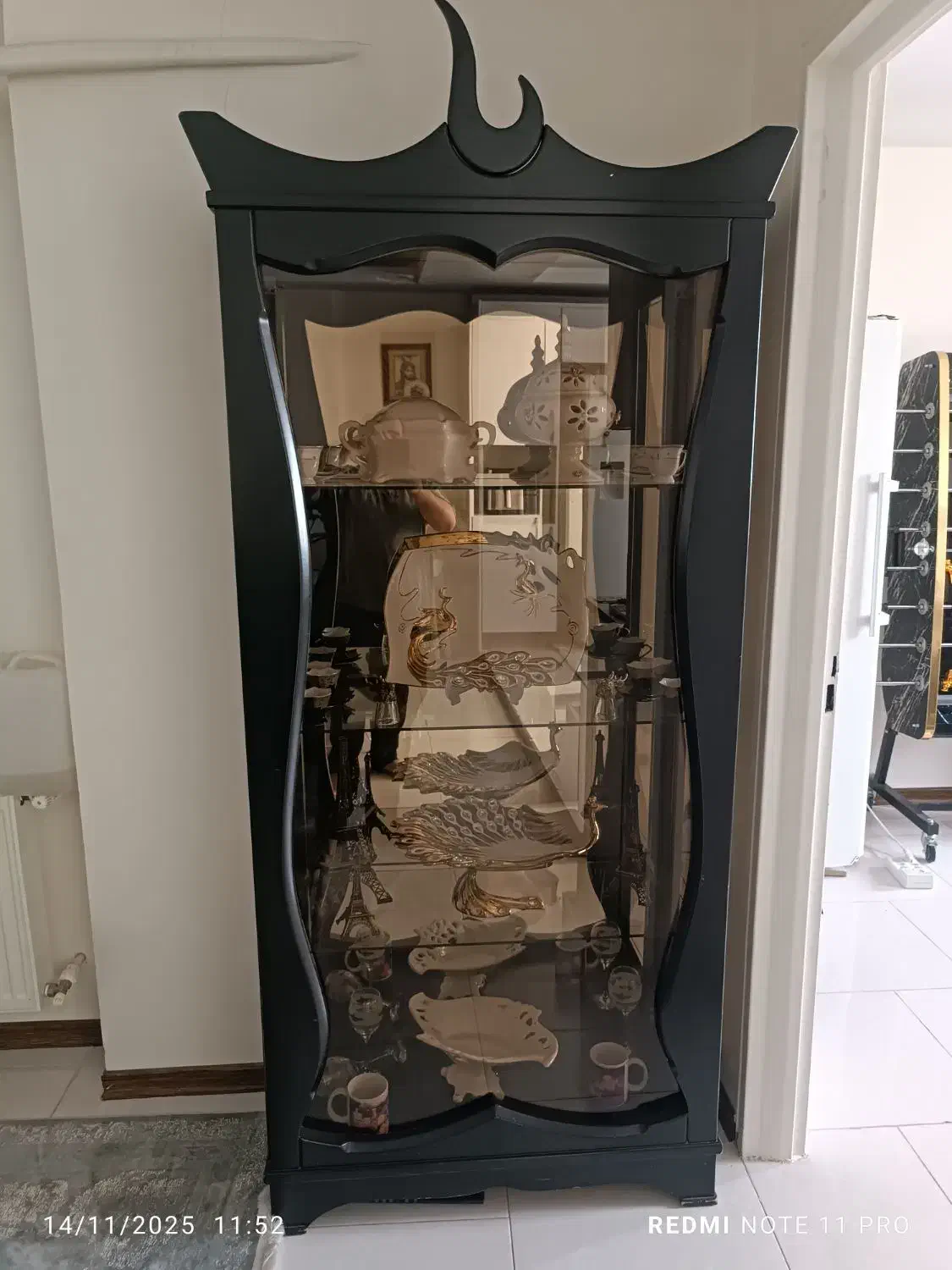 فروش میز تلویزیون ویترین ترک در حد نو|بوفه، ویترین، کنسول|تهران, گلاب دره|دیوار