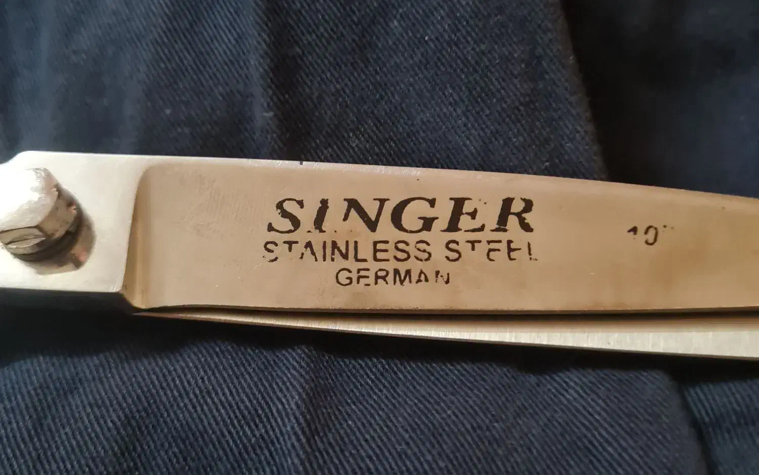 قیچی خیاطی آلمانی در حد نو یک میلیون و سیصد|لوازم خیاطی و بافتنی|شاهینشهر, فردوسی|دیوار