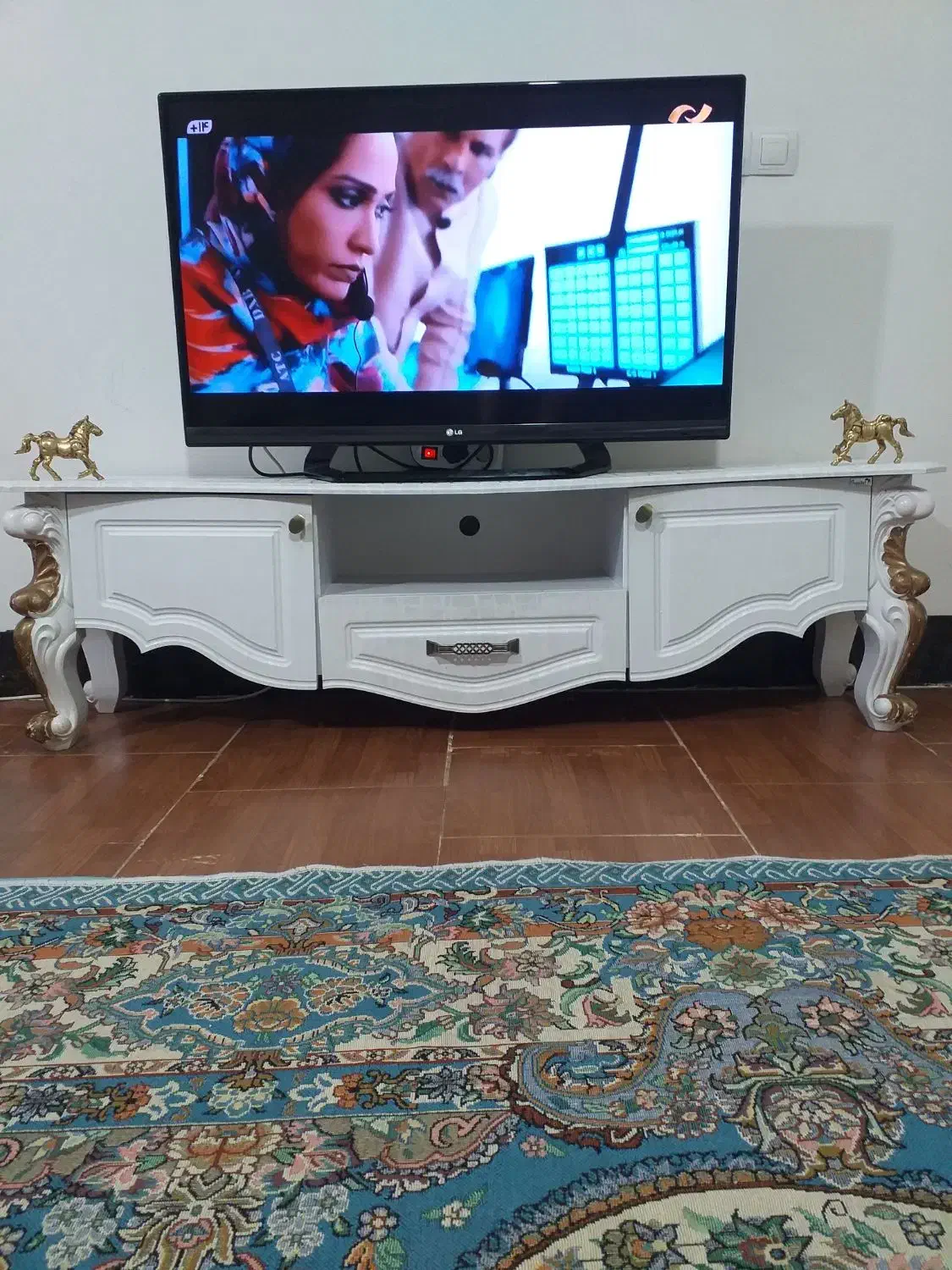 ساعت وزیر تلویزیون|میز تلویزیون|کوهدشت, |دیوار