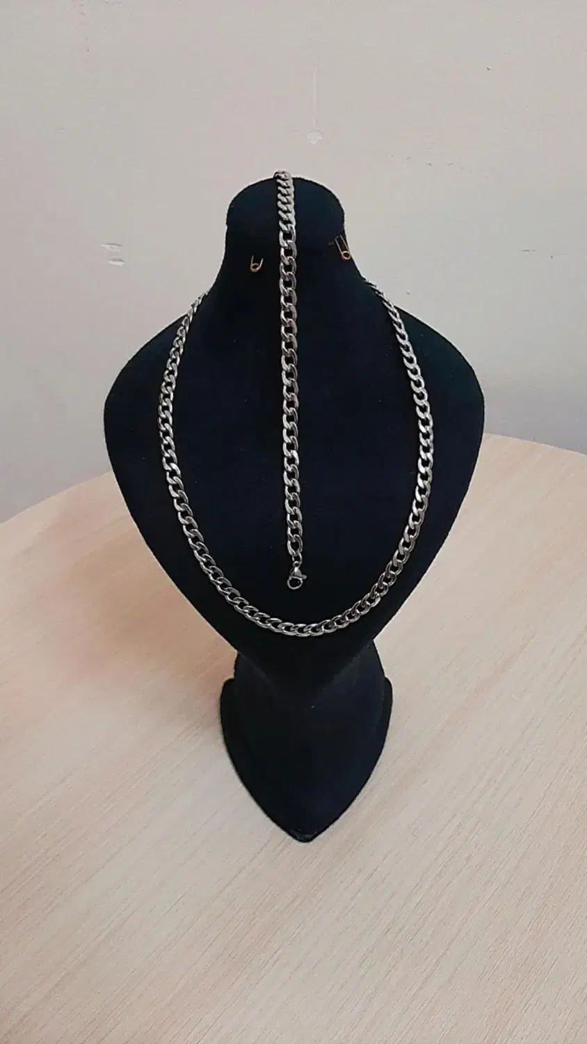 ست دستبند و گرنبند کارتیر|بدلیجات|اصفهان, نقش جهان|دیوار