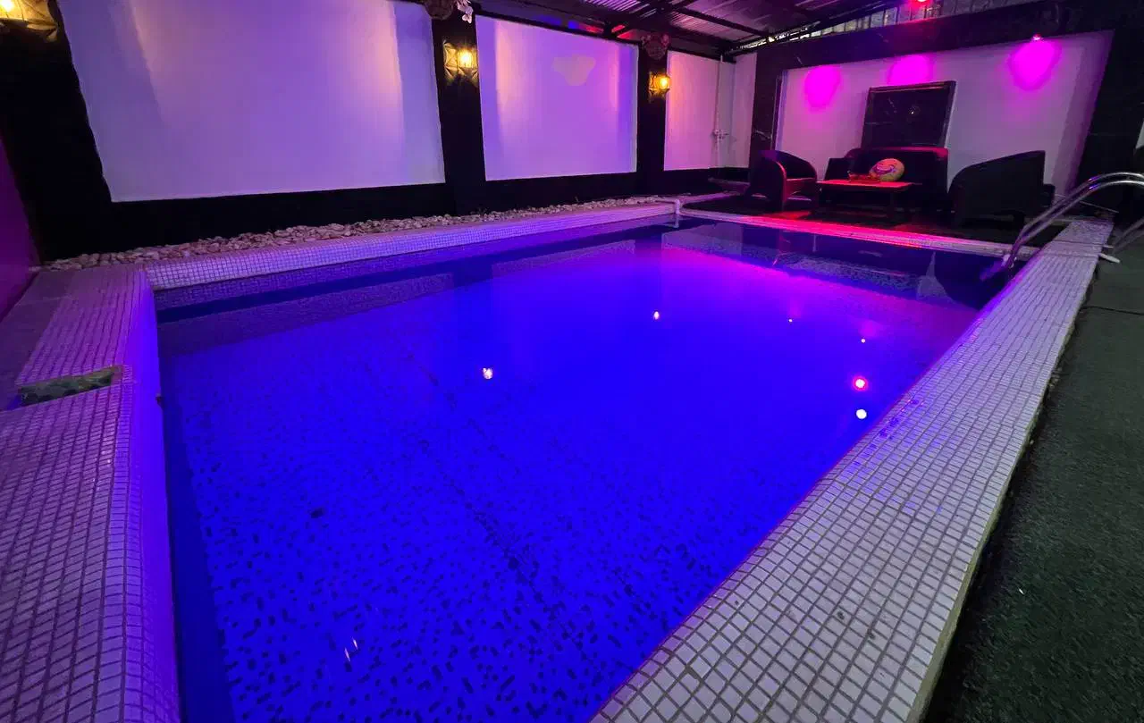 اجاره ویلا استخر داخل مستقیم از مالک پارت و کامل|اجارهٔ کوتاهمدت ویلا و باغ|کرج, فاز ۳ مهرشهر|دیوار