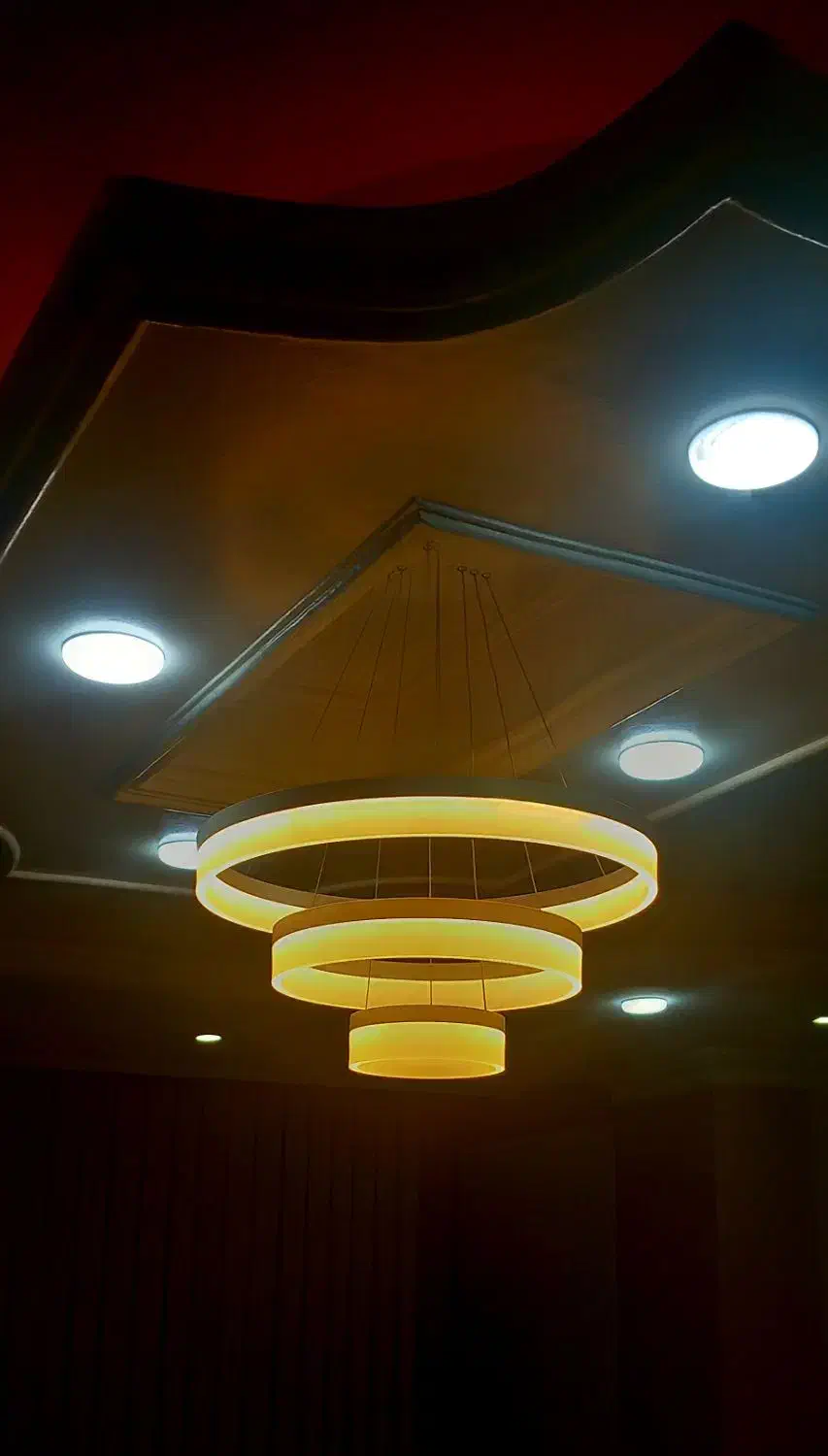 لوستر کانتری|لوستر و چراغ آویز|قدس, شهر‌قدس|دیوار