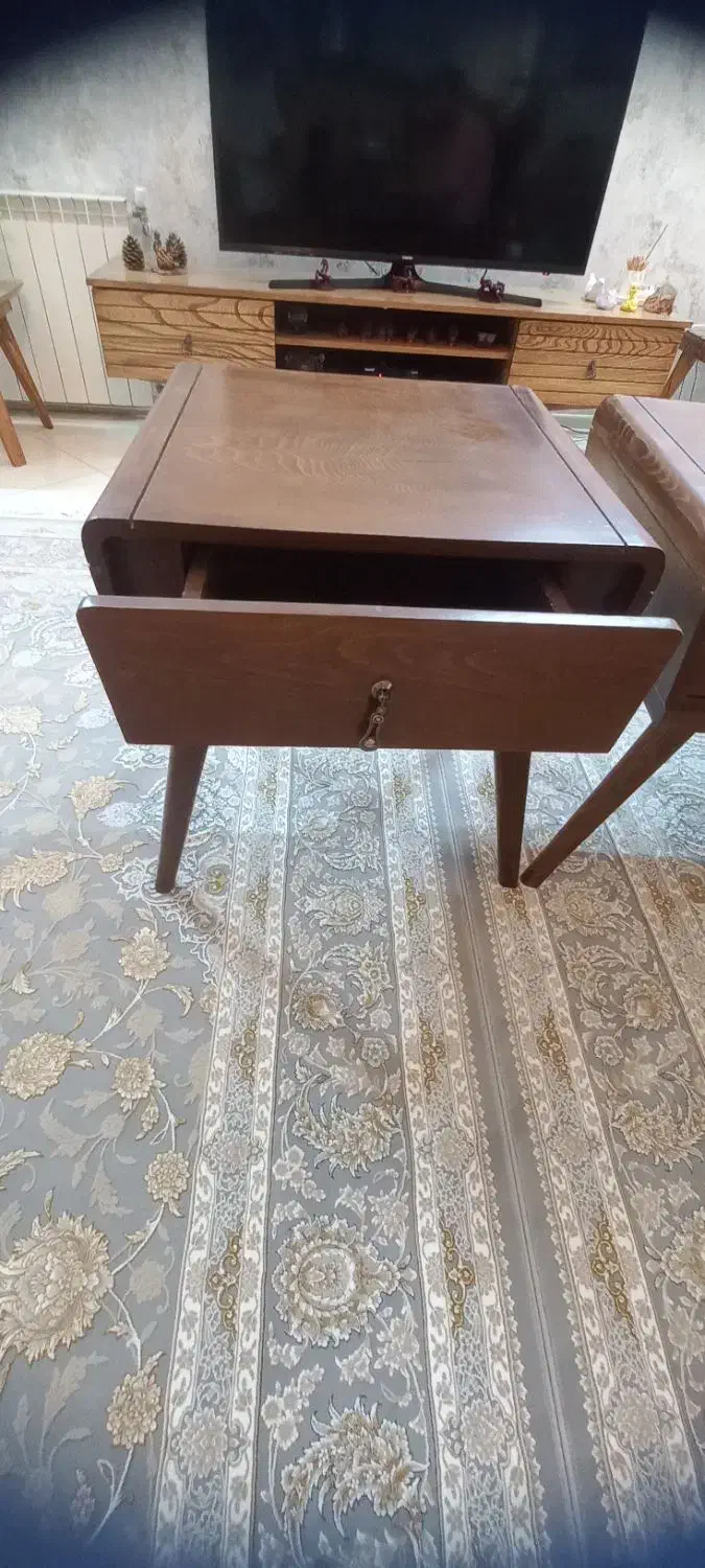 پاتختی چوبی|تخت و سرویس خواب|مشهد, مشکینی (شهرک غرب)|دیوار