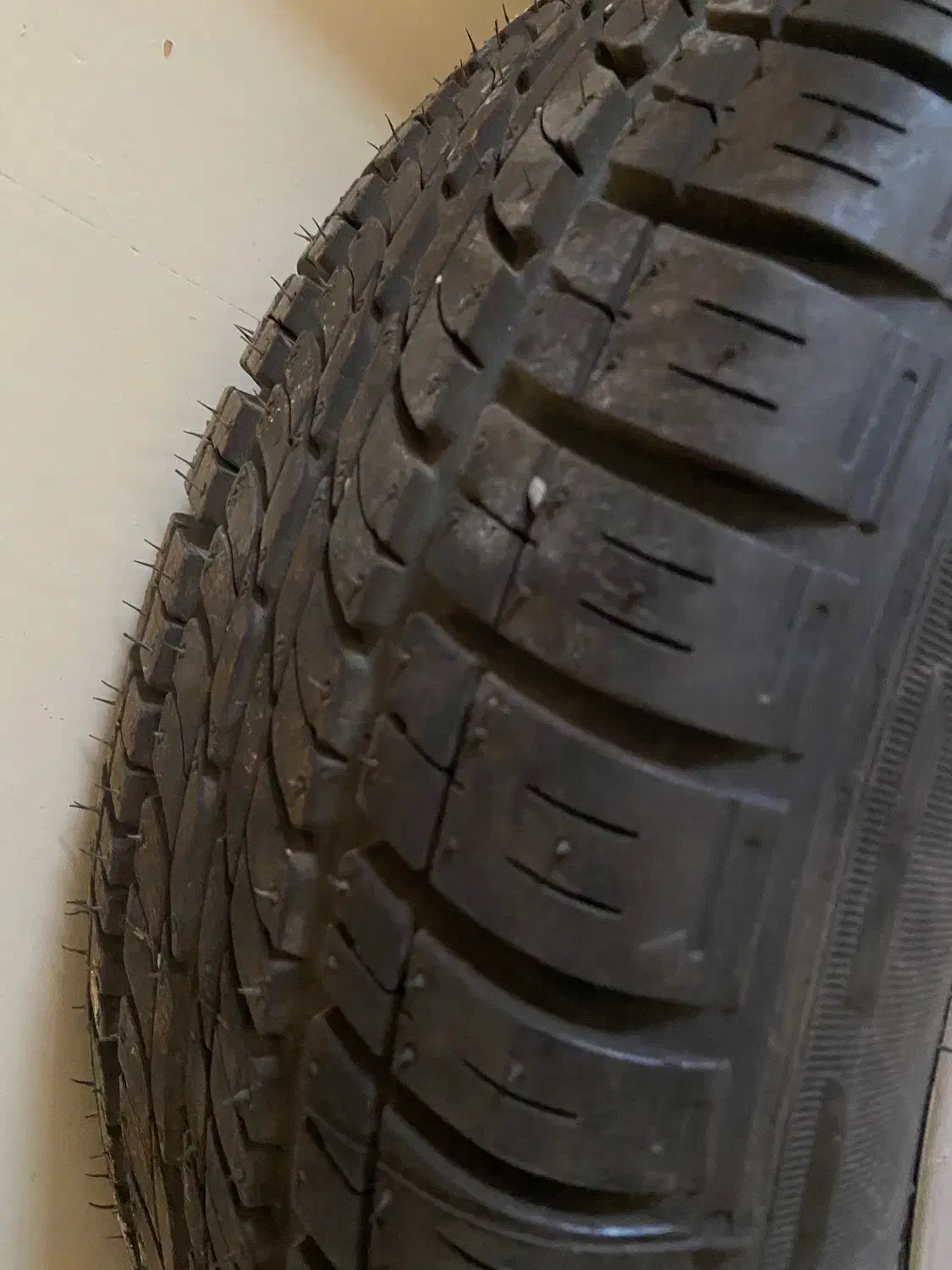 لاستیک|قطعات یدکی و لوازم جانبی|هشتگرد, شهرک ولیعصر (مصلی)|دیوار