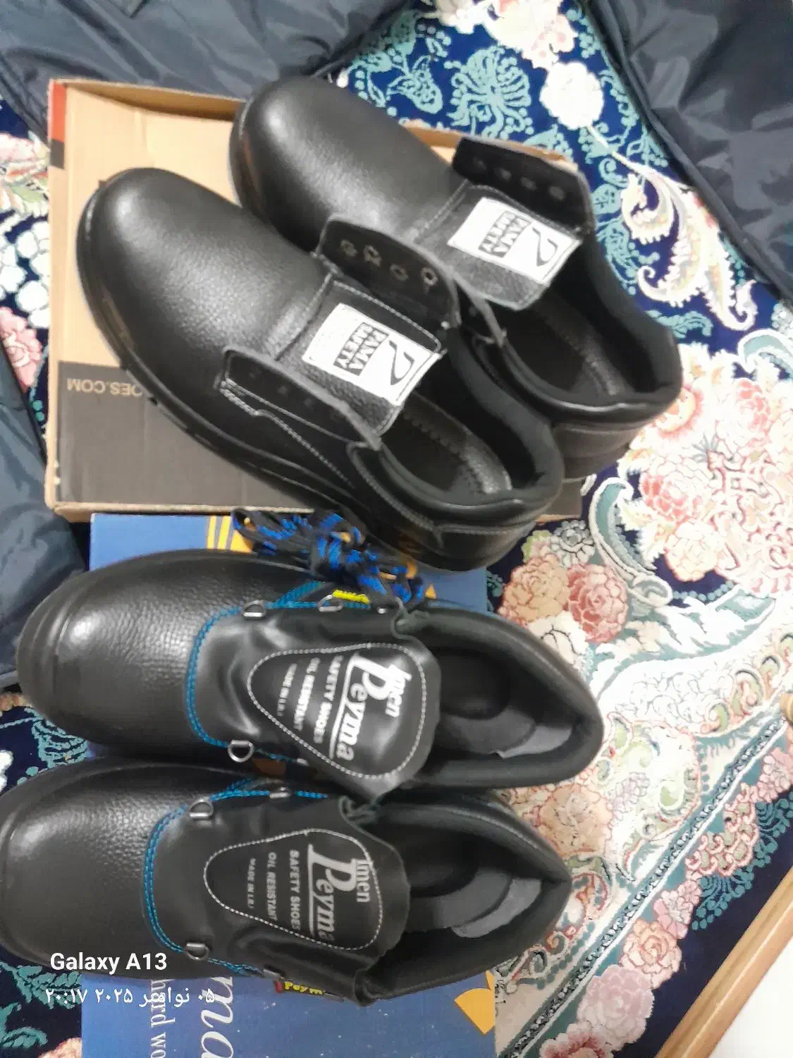 کاپشن و شلوار  داخل پشم و دو جفت کفش ایمنی کار|لباس|اشتهارد, |دیوار