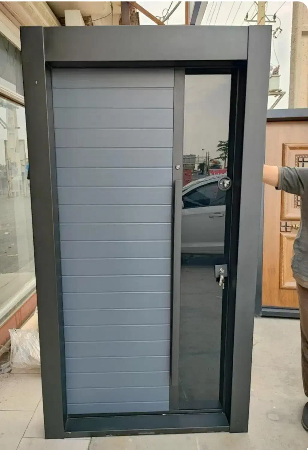 نصاب درب چوبی اتاقی و کمدی،و درب ضد سرقت|خدمات پیشه و مهارت|شیراز, شاه قلی بیگی|دیوار