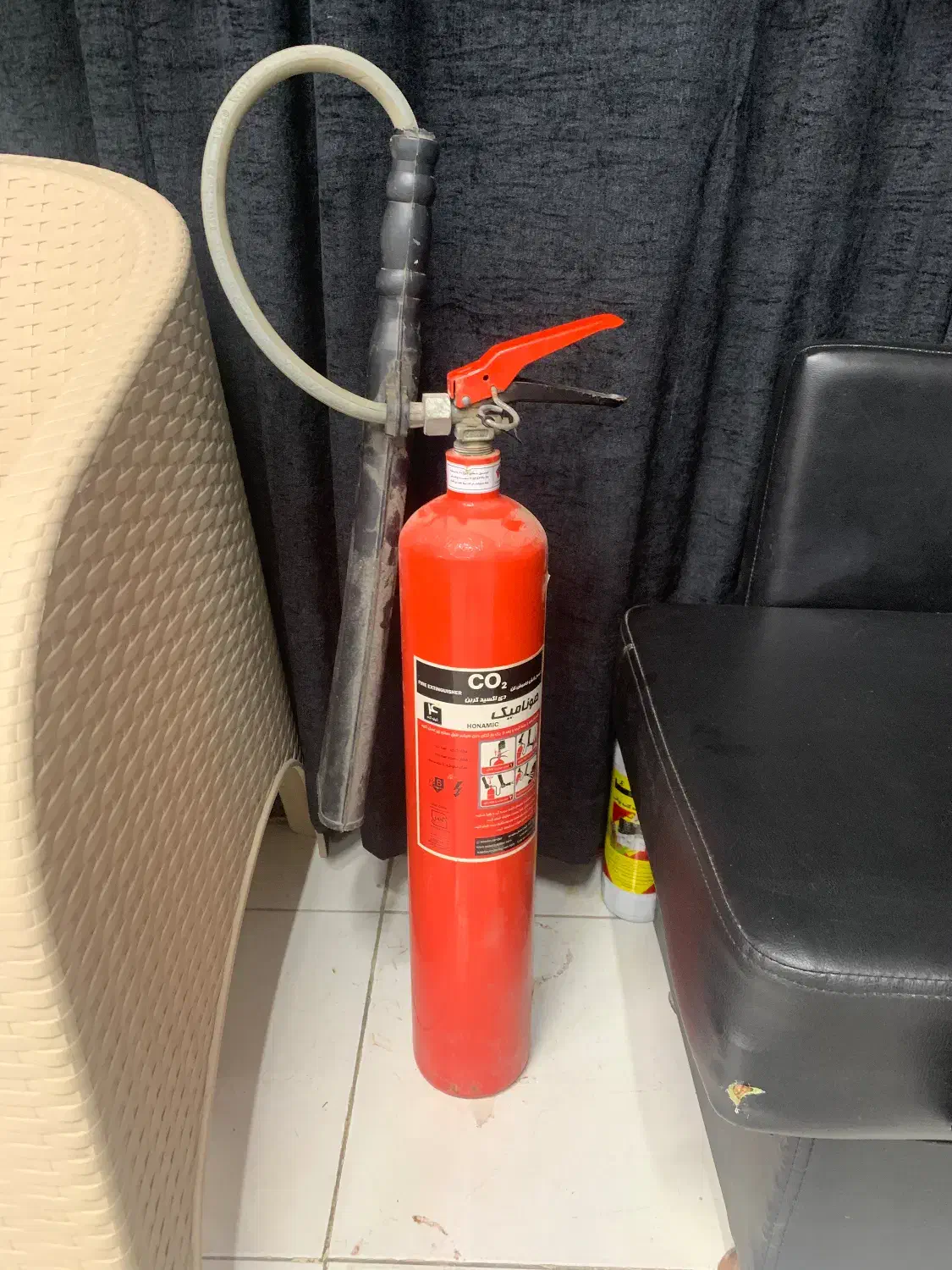 کپسول اتش نشانی co2|مصالح و تجهیزات ساختمان|قشم, |دیوار