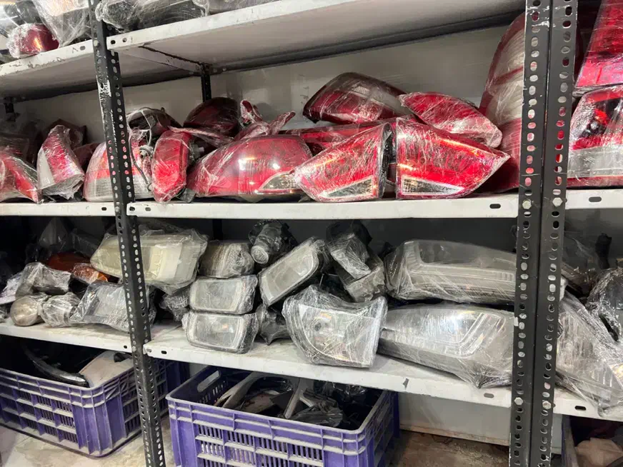 چراغ سوناتا جنسیس لندکروز سراتو آزرا x55 x22 سانی|قطعات یدکی و لوازم جانبی|تهران, شهرک آپادانا|دیوار