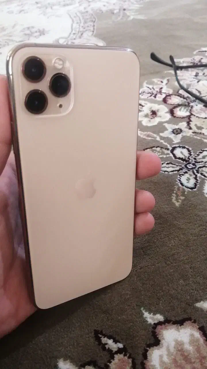 ایفون ۱۱پرومکس ۶۴ گیگ گلد در حد|موبایل|ساری, |دیوار