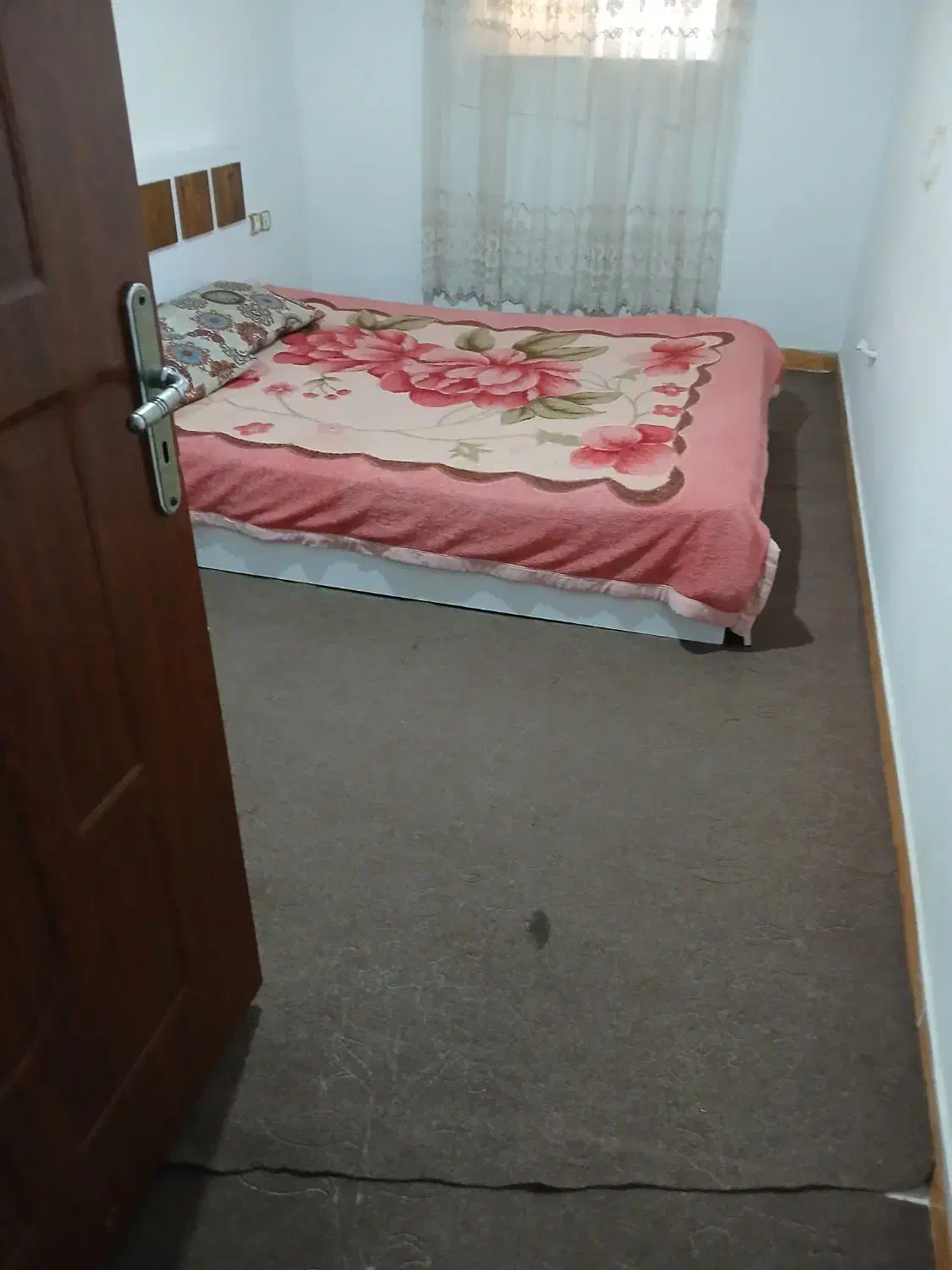 اجاره روزانه ۹۰ متری در کوی طالقانی|اجارهٔ کوتاه‌مدت آپارتمان و سوئیت|رشت, کوی طالقانی|دیوار