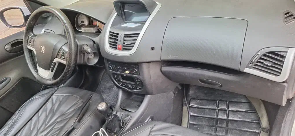 207پانا بدون رنگ دنده ای|خودرو سواری و وانت|اهواز, کیان اباد|دیوار