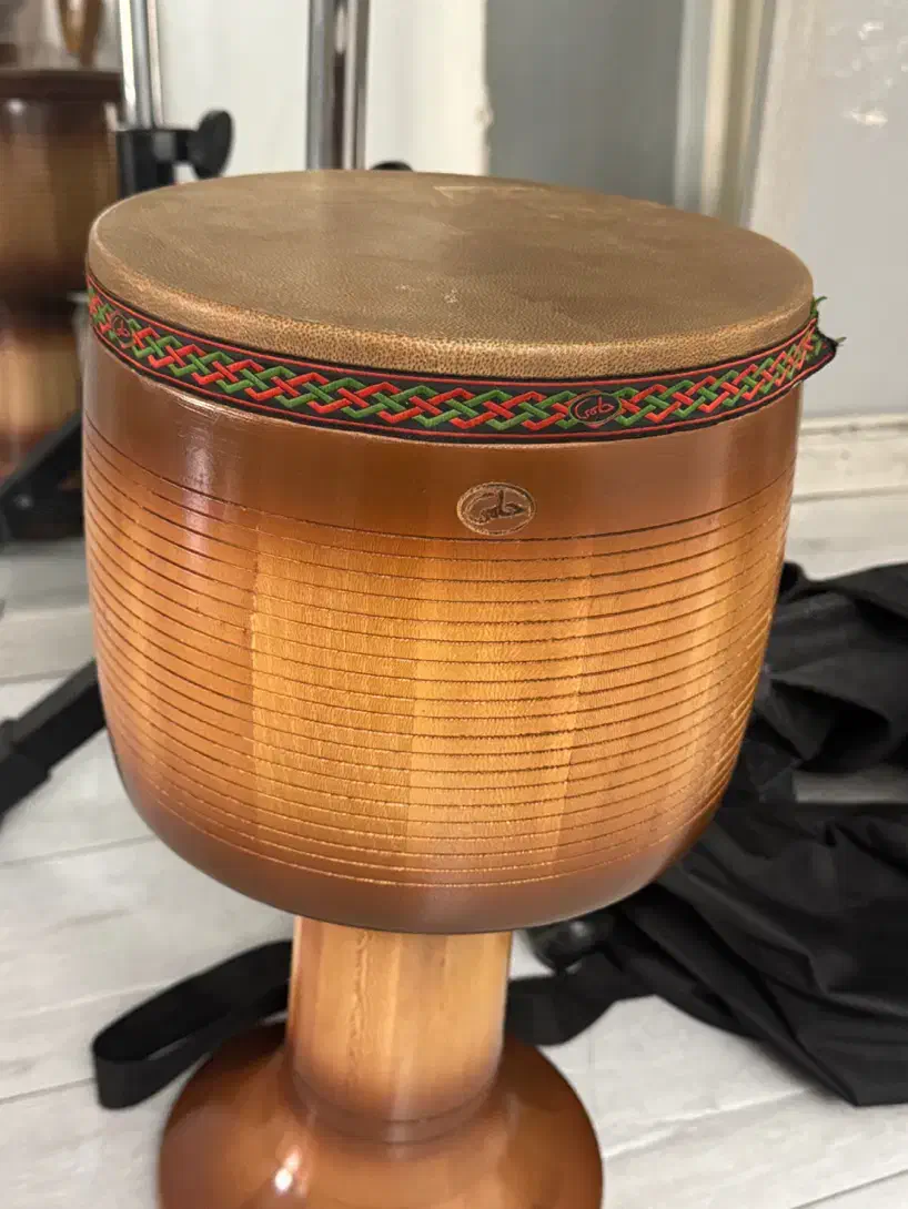 تنبک|سازهای سنتی|تهران, خواجه نصیر طوسی|دیوار