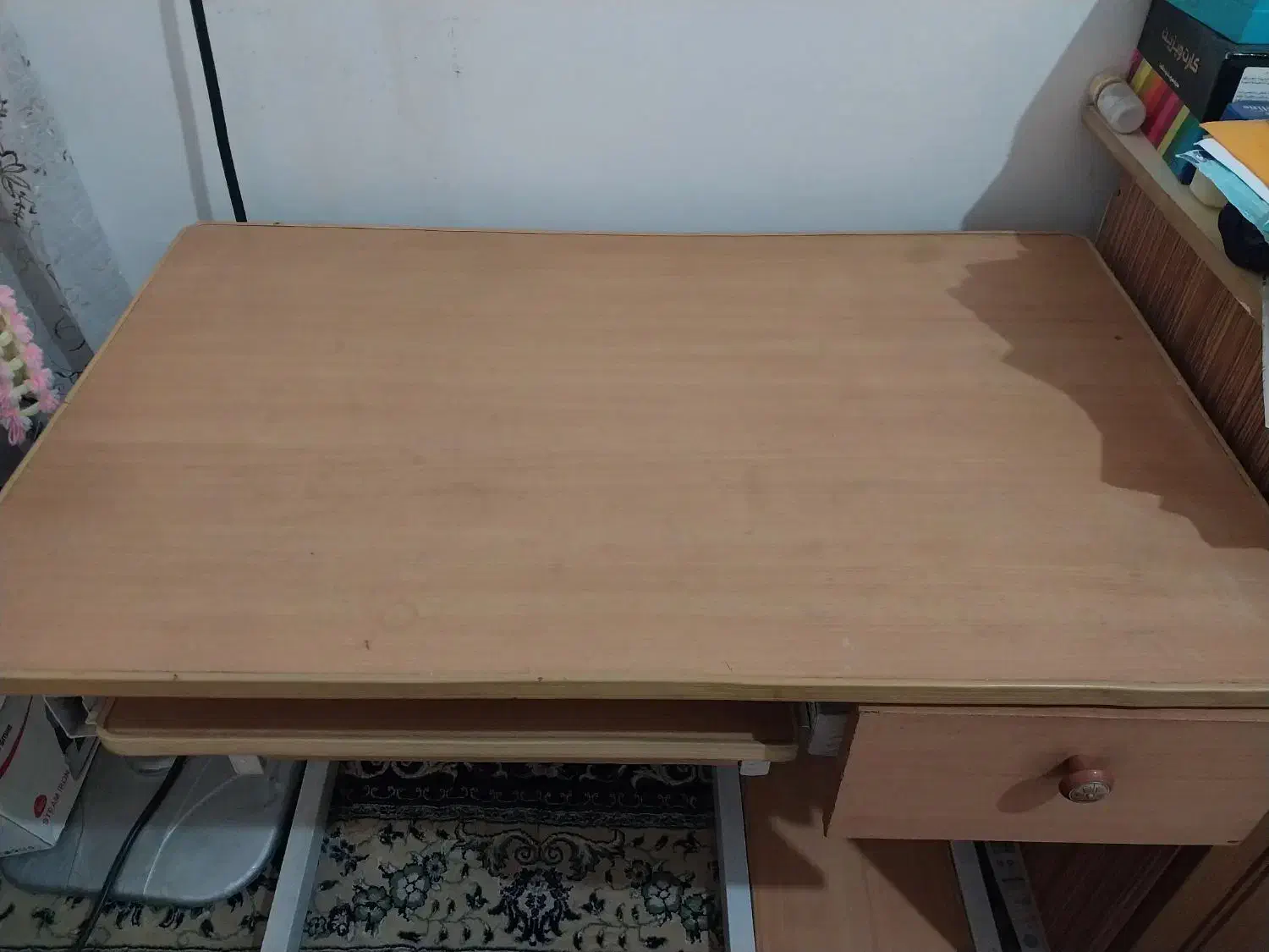 میز سالم وتمیز مناسب مطالعه خیاطی وکامپیوتر|میز تحریر و کامپیوتر|ایذه, |دیوار