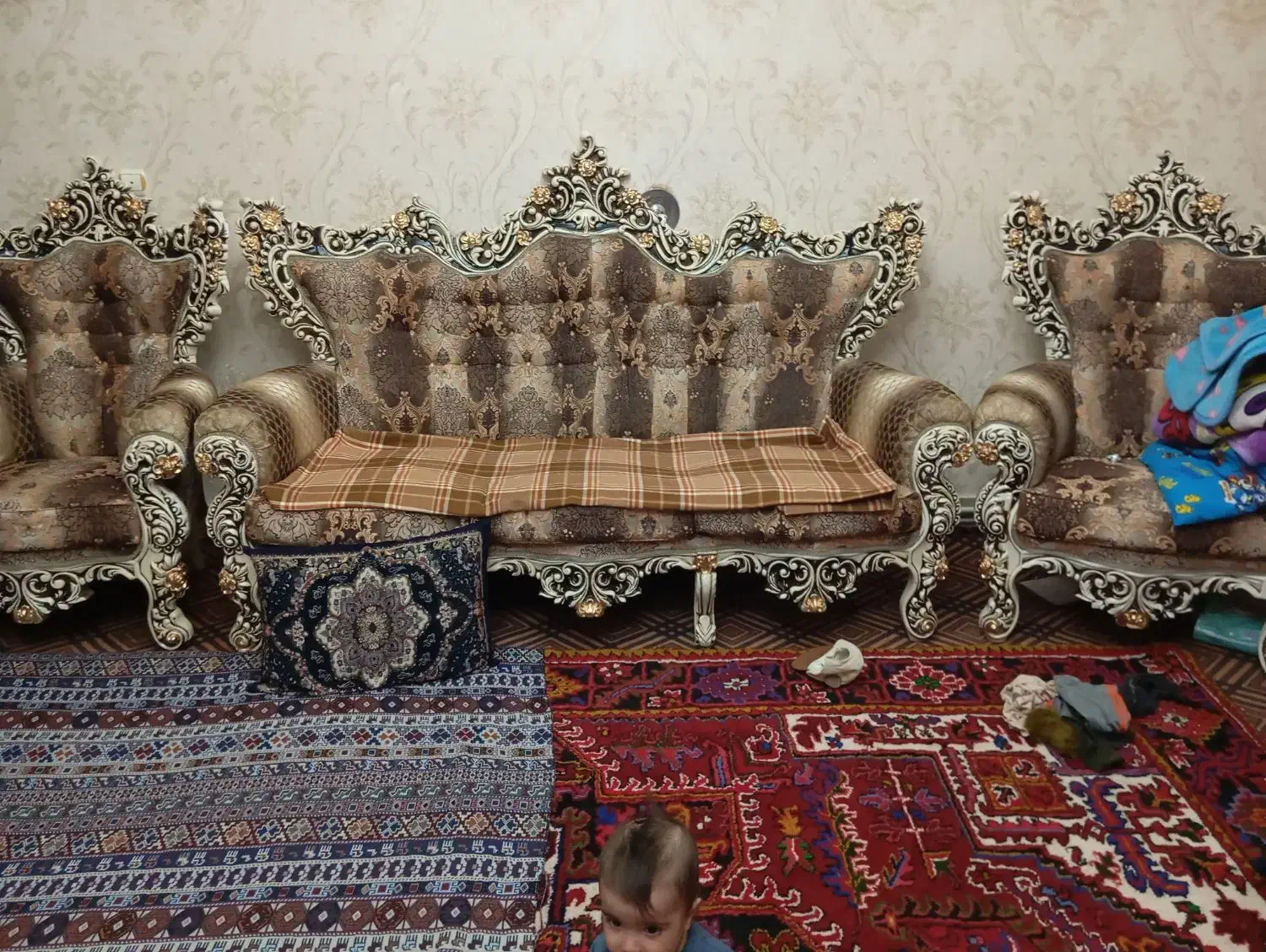 مبل سلطنتی|مبلمان خانگی و میز عسلی|اهر, |دیوار