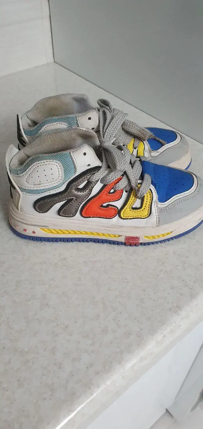 کفش پسرانه خارجی سایز 31|کفش و لباس بچه|سبزوار, ولیعصر (نجار آباد)|دیوار