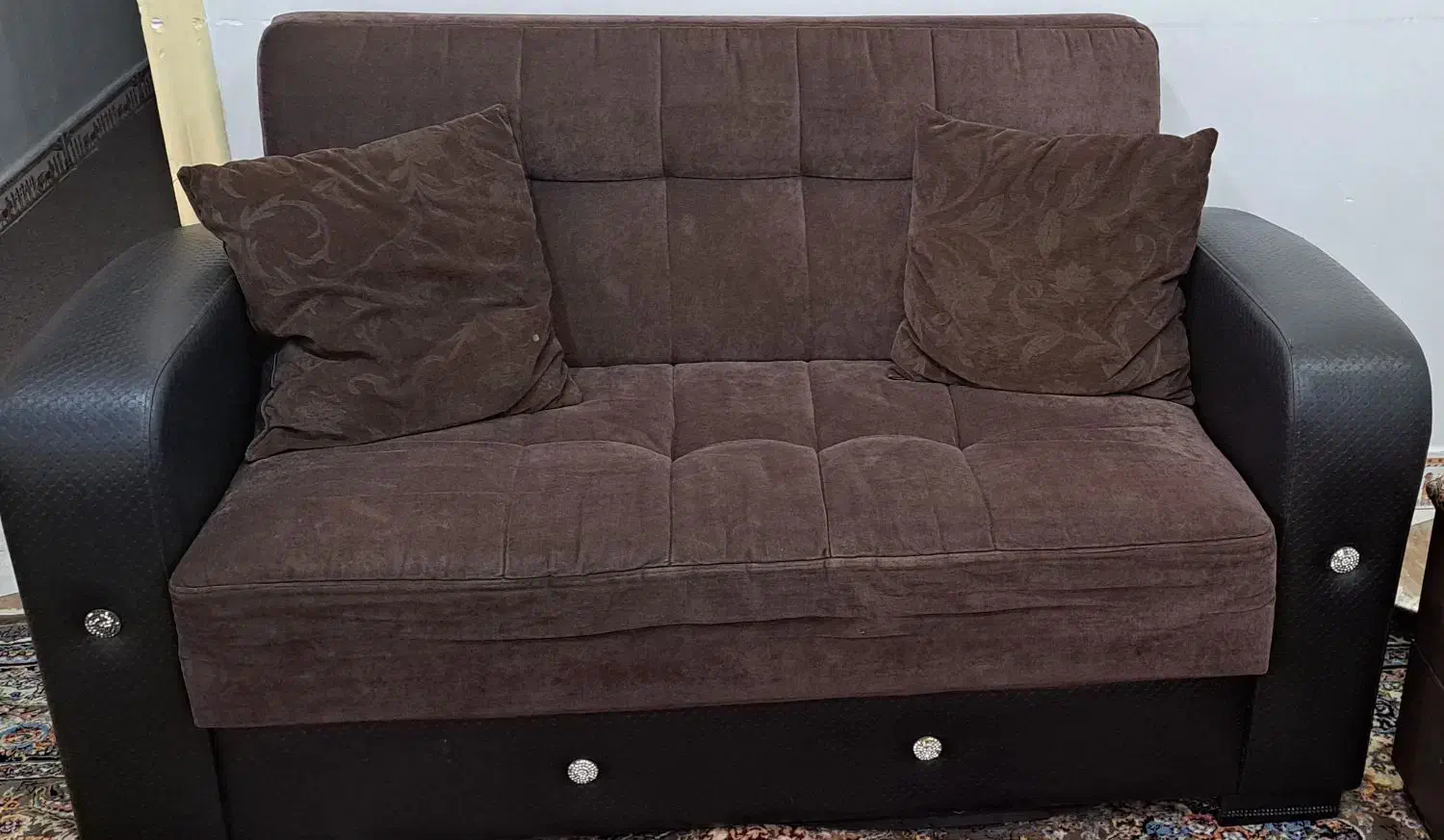 مبل چرمی و میز عسلی|مبلمان خانگی و میز عسلی|رشت, امین الضرب|دیوار