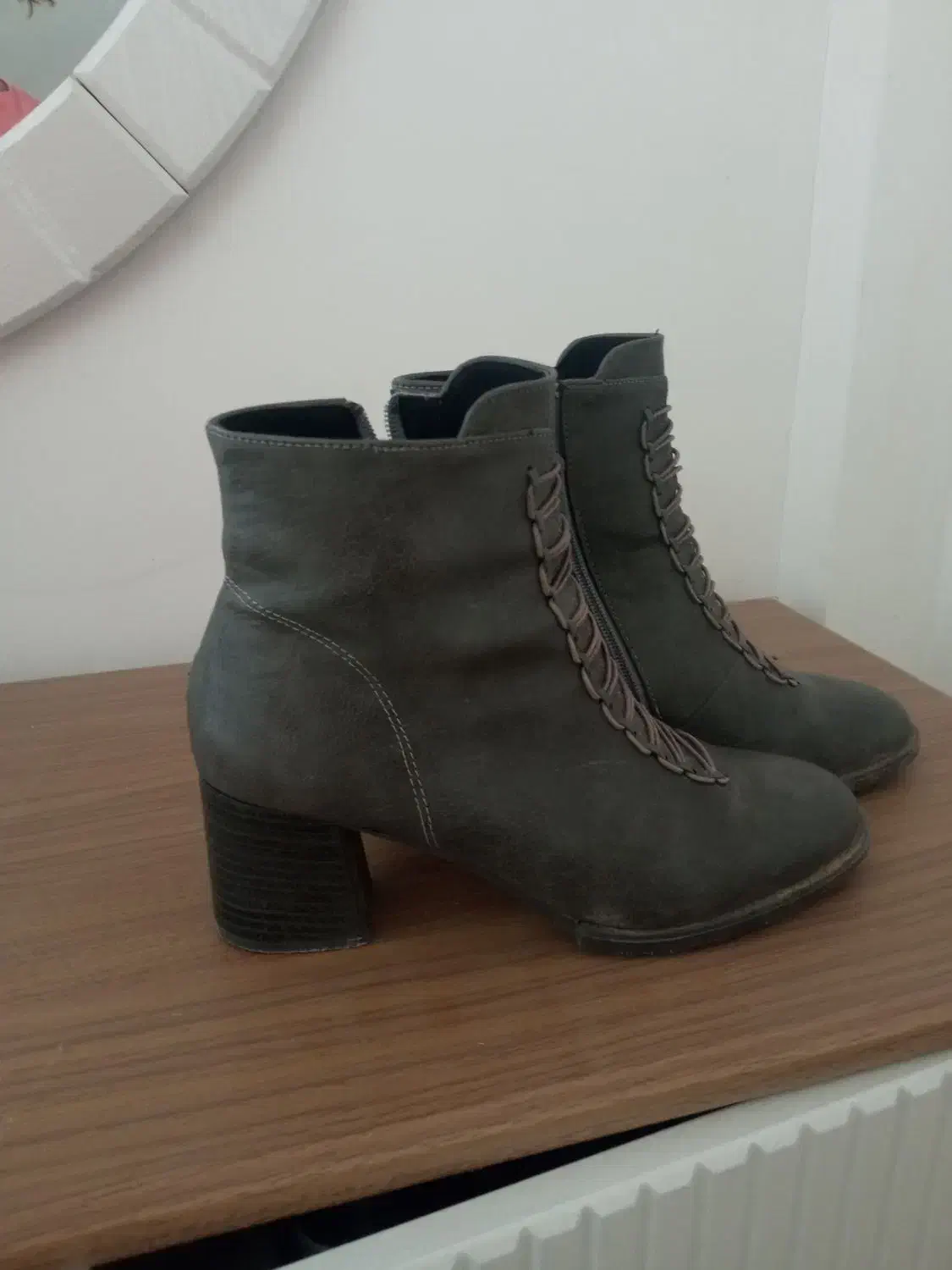 چکمه|کیف، کفش، کمربند|خرم‌آباد, |دیوار