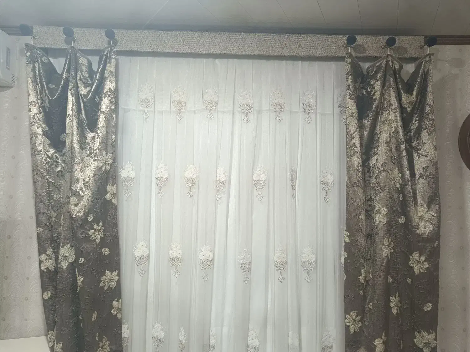 سه عدد پرده بدون عیب|پرده، رانر، رومیزی|بانه, |دیوار