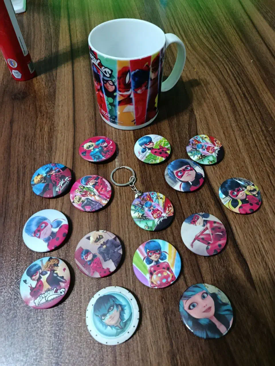 ماگ دخترکفشدوزکی و تعداد زیادی پیکسل و جاکلیدی|اسباببازی بچه|رشت, معلم|دیوار