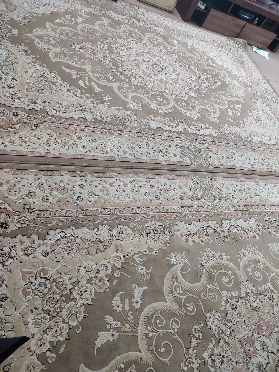 فرش سه عدد|فرش|قم, دروازه چوبی|دیوار