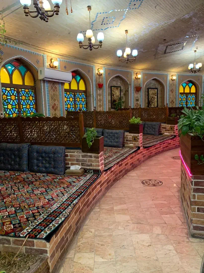 مدیر سالن خانم یا اقا ، صندوقدار خانم،  ویتر خانم|استخدام خدمات فروشگاه و رستوران|قم, انصارالحسین|دیوار